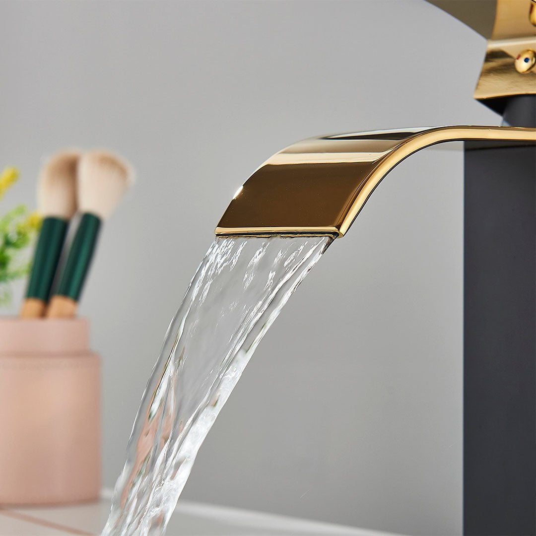 Bateria pentru lavoar, curgere tip cascada, auriu lucios/negru mat