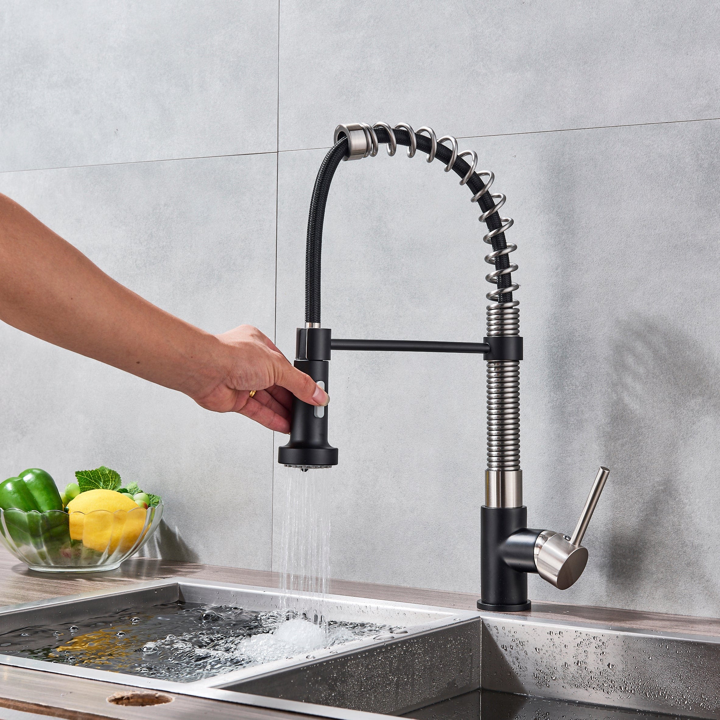 Bateria profesionala pentru bucatarie Swan, cu 2 functii de curgere, dus flexibil