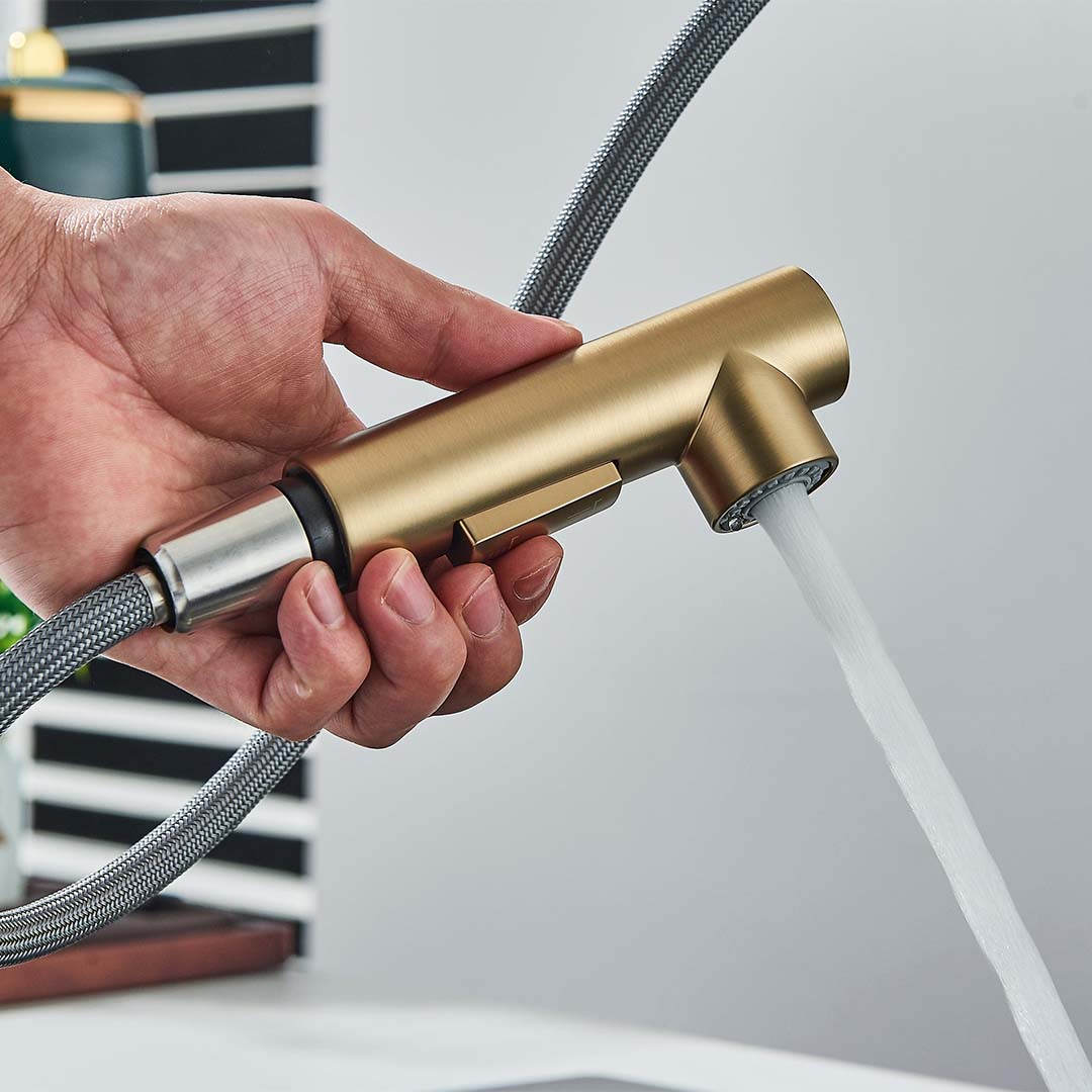 Baterie bucatarie, auriu periat