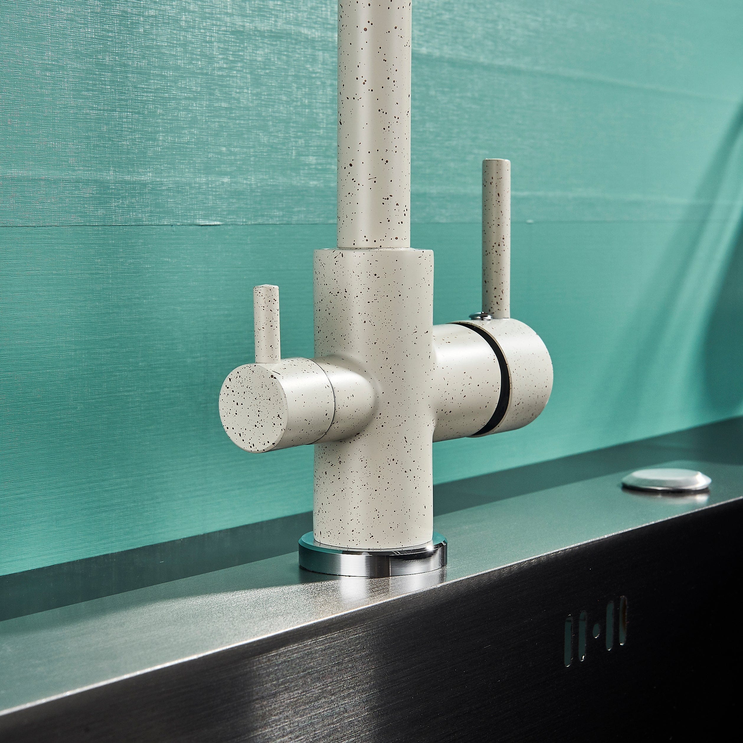 Baterie bucatarie cu 3 cai pentru filtru de purificare, culoare granit cu puncte mici