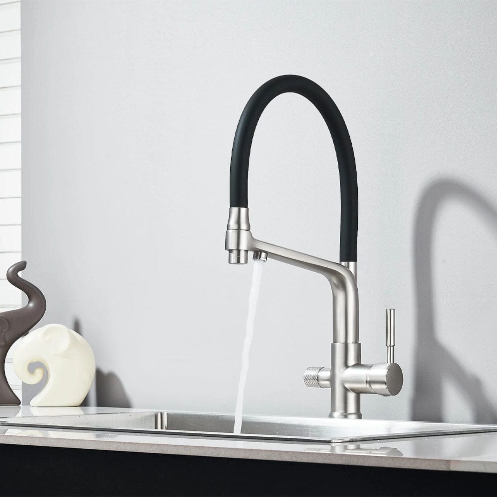 Baterie bucatarie cu 3 cai pentru filtru de purificare si 2 functii de curgere a apei, argintiu/negru