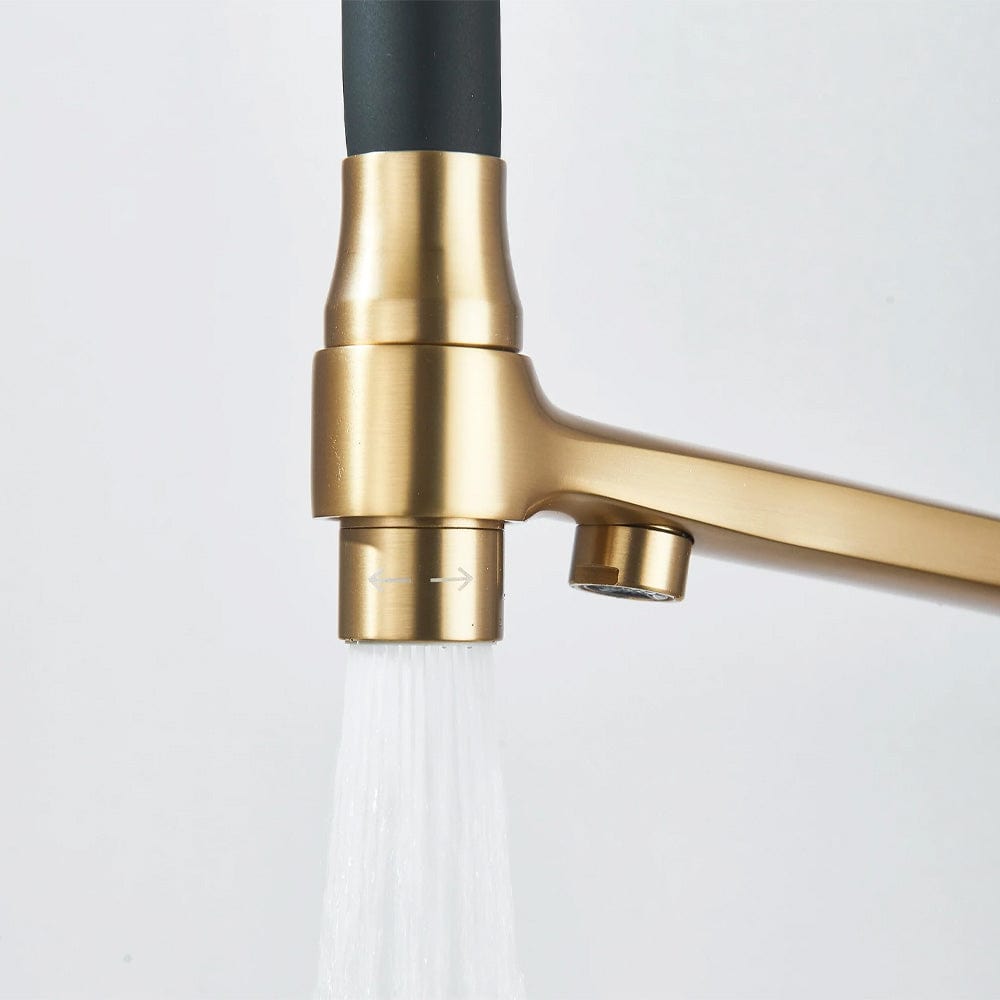 Baterie bucatarie cu 3 cai pentru filtru de purificare si 2 functii de curgere a apei, auriu/negru