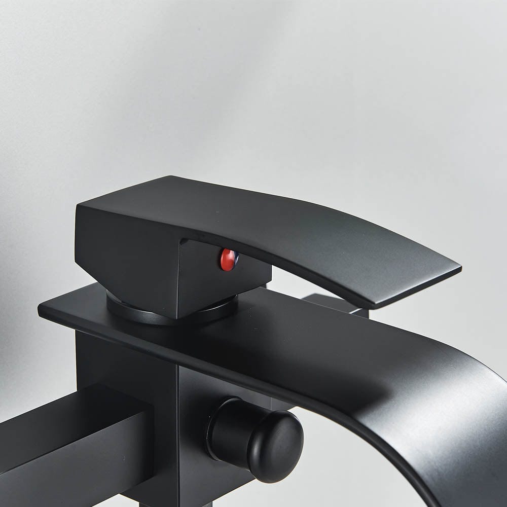 Baterie cada cu robinet tip cascada, negru