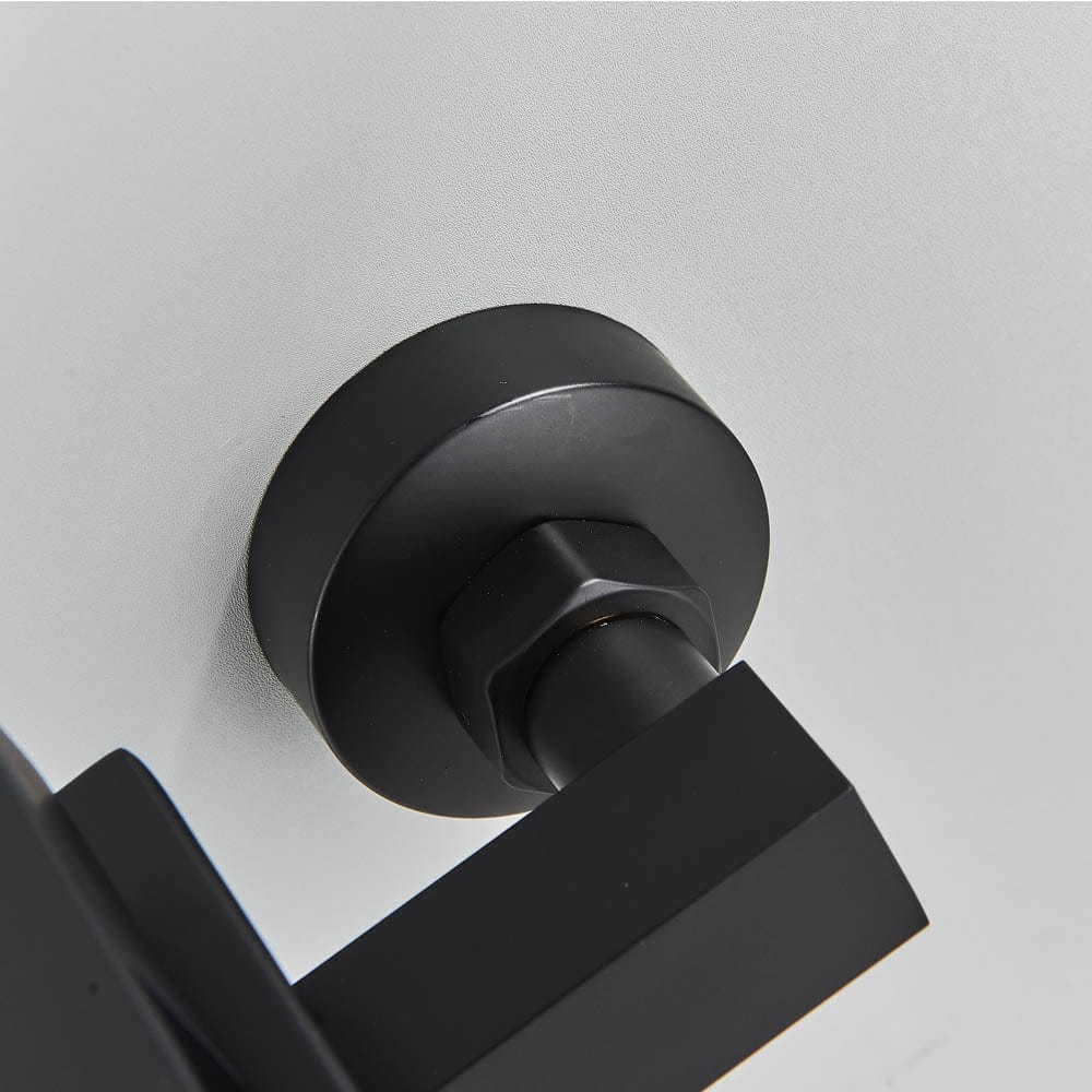 Baterie cada cu robinet tip cascada, negru