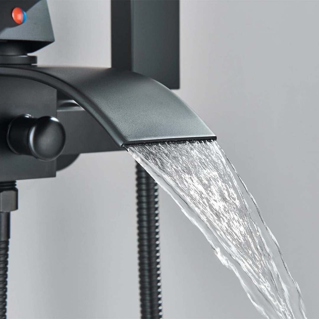 Baterie cada cu robinet tip cascada, negru mat