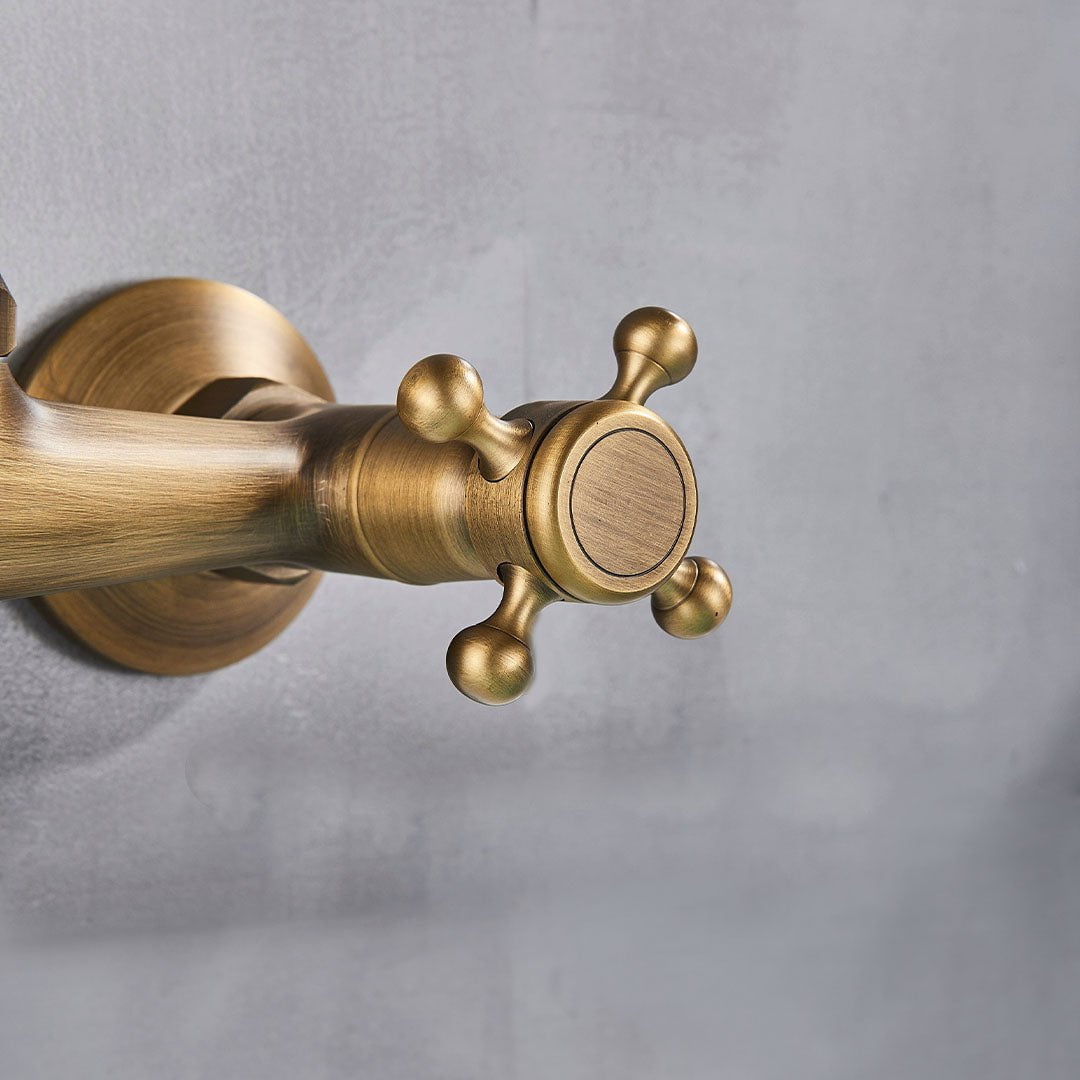 Baterie cu montare pe perete in stil victorian, auriu periat