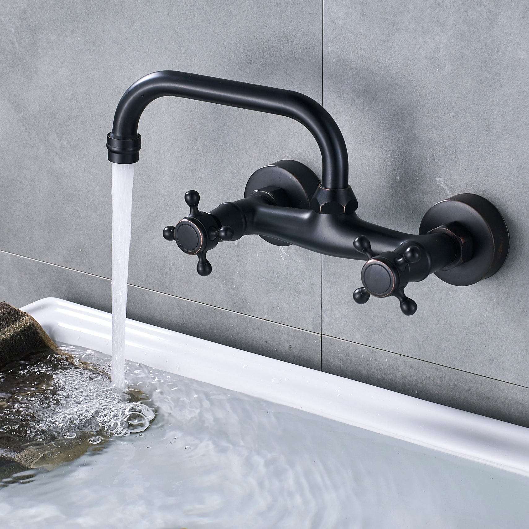 Baterie cu montare pe perete in stil victorian, cu doua manere, negru mat