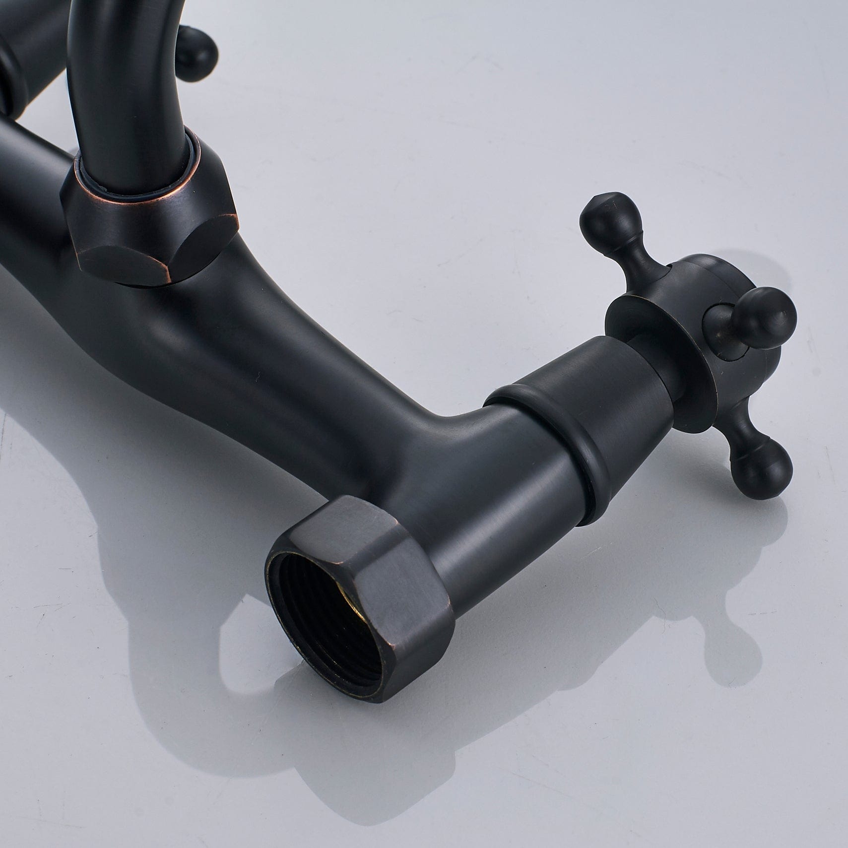 Baterie cu montare pe perete in stil victorian, cu doua manere, negru mat