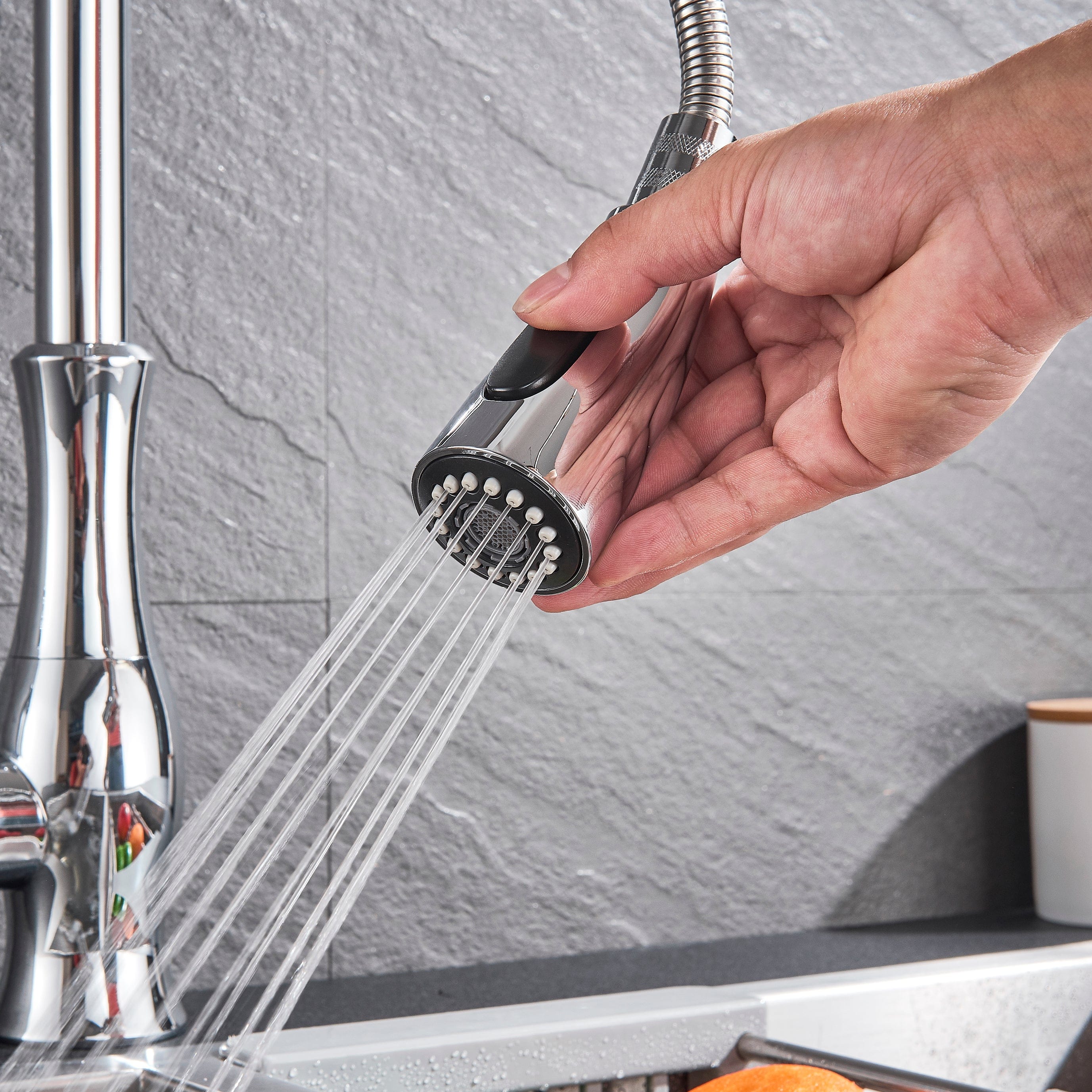 Baterie de bucatarie, cromata, cu furtun extractibil si 2 functii de curgere a apei