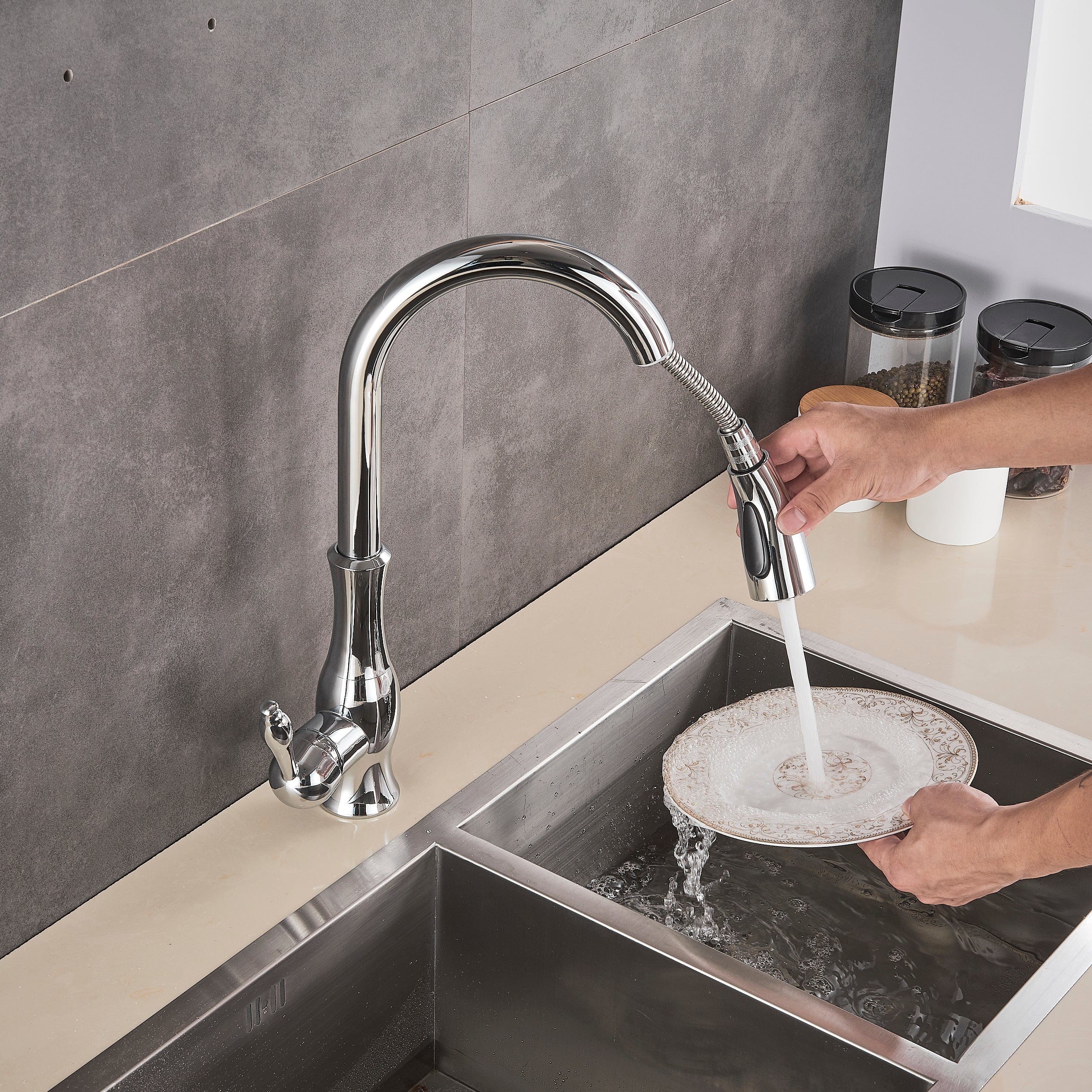 Baterie de bucatarie, cromata, cu furtun extractibil si 2 functii de curgere a apei