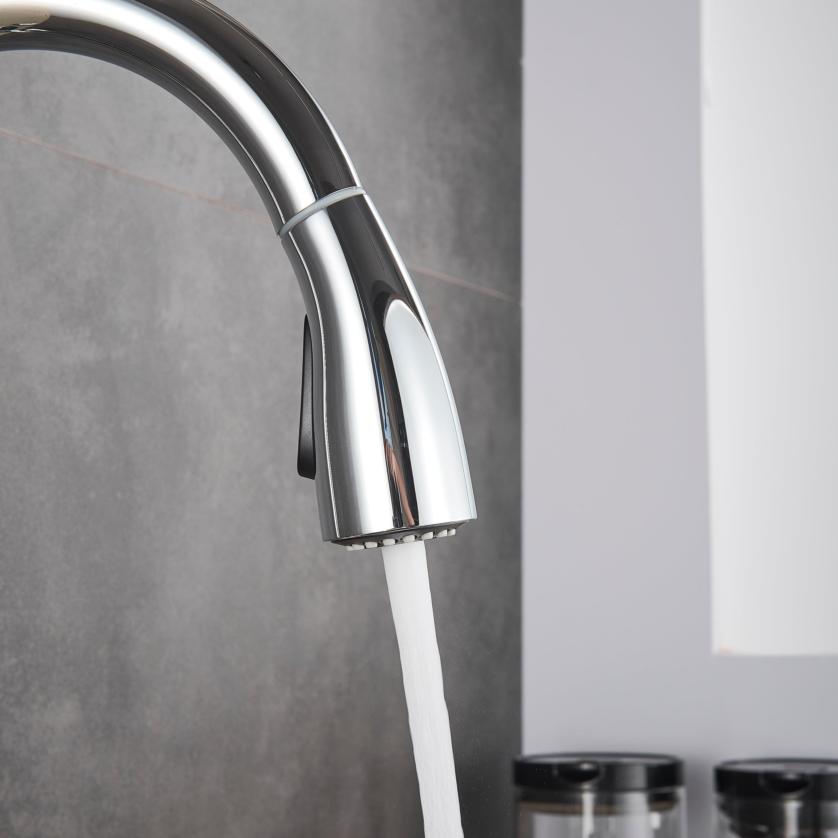 Baterie de bucatarie, cromata, cu furtun extractibil si 2 functii de curgere a apei