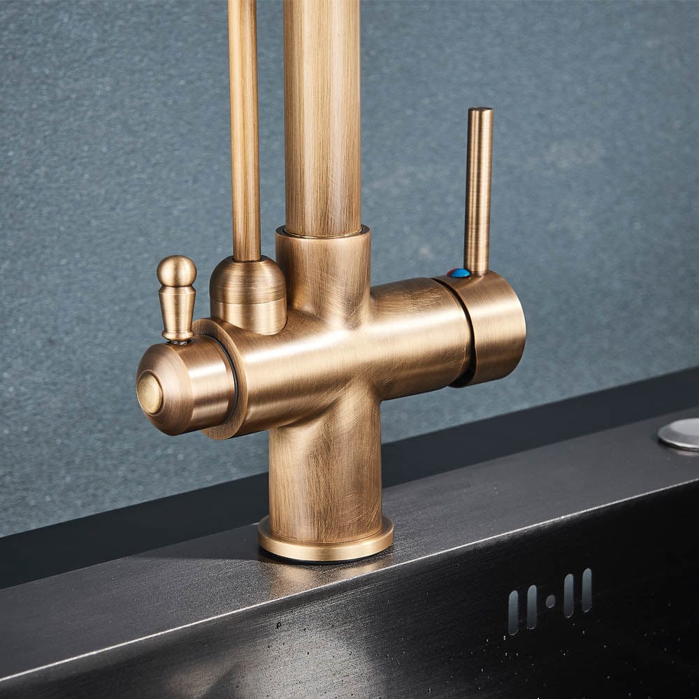 Baterie de bucatarie cu 3 căi, auriu antichizat, cu 2 funcții de curgere și duș extractibil