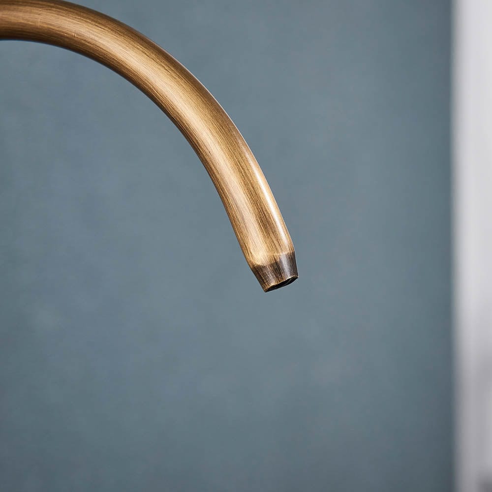 Baterie de bucatarie cu 3 căi, auriu antichizat, cu 2 funcții de curgere și duș extractibil