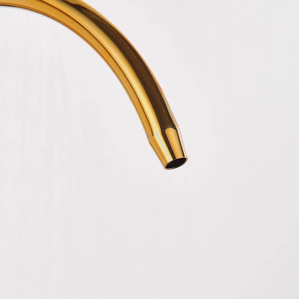 Baterie de bucatarie cu 3 cai, auriu lucios, cu 2 functii de curgere si dus extractibil