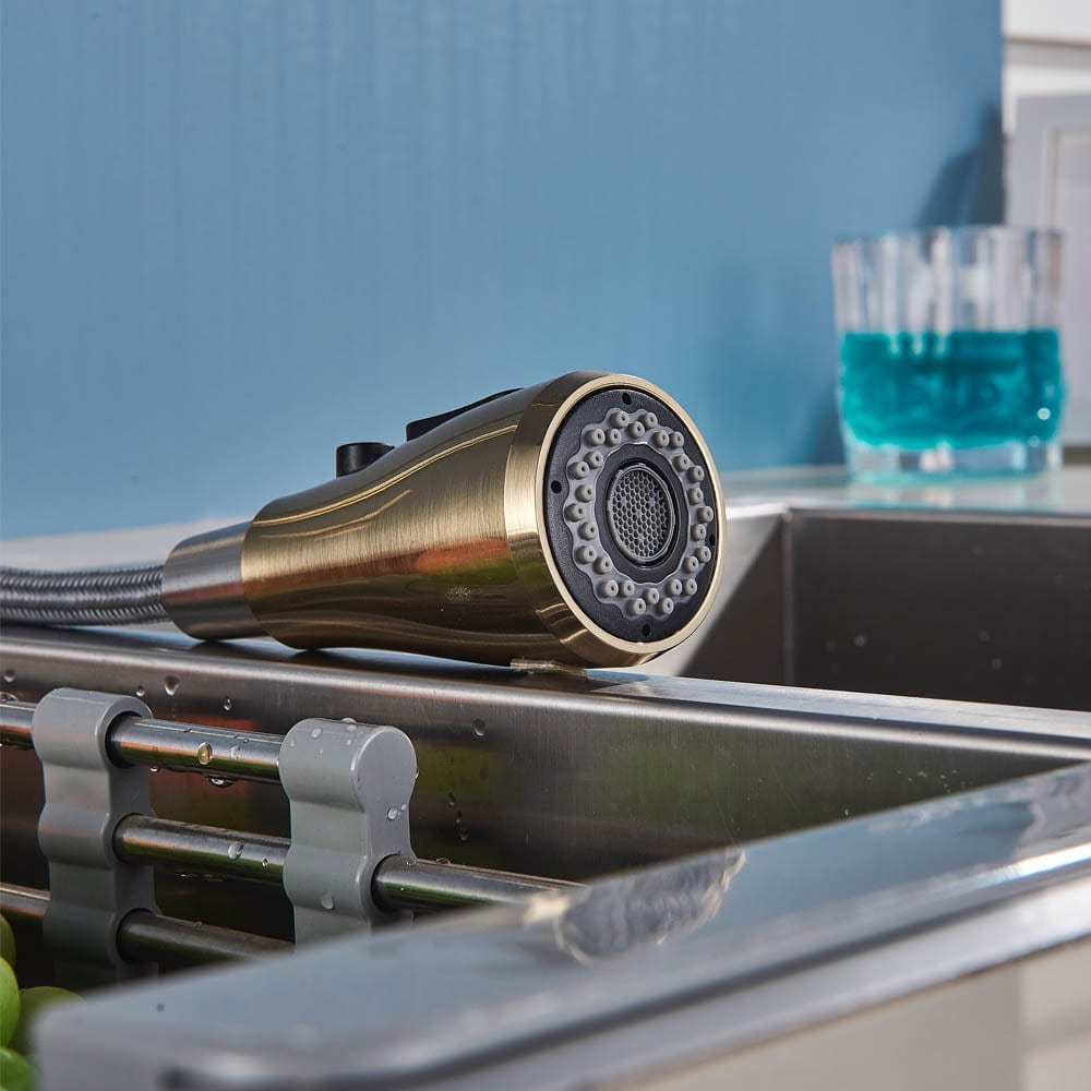 Baterie de bucatarie cu dus extractibil, auriu periat