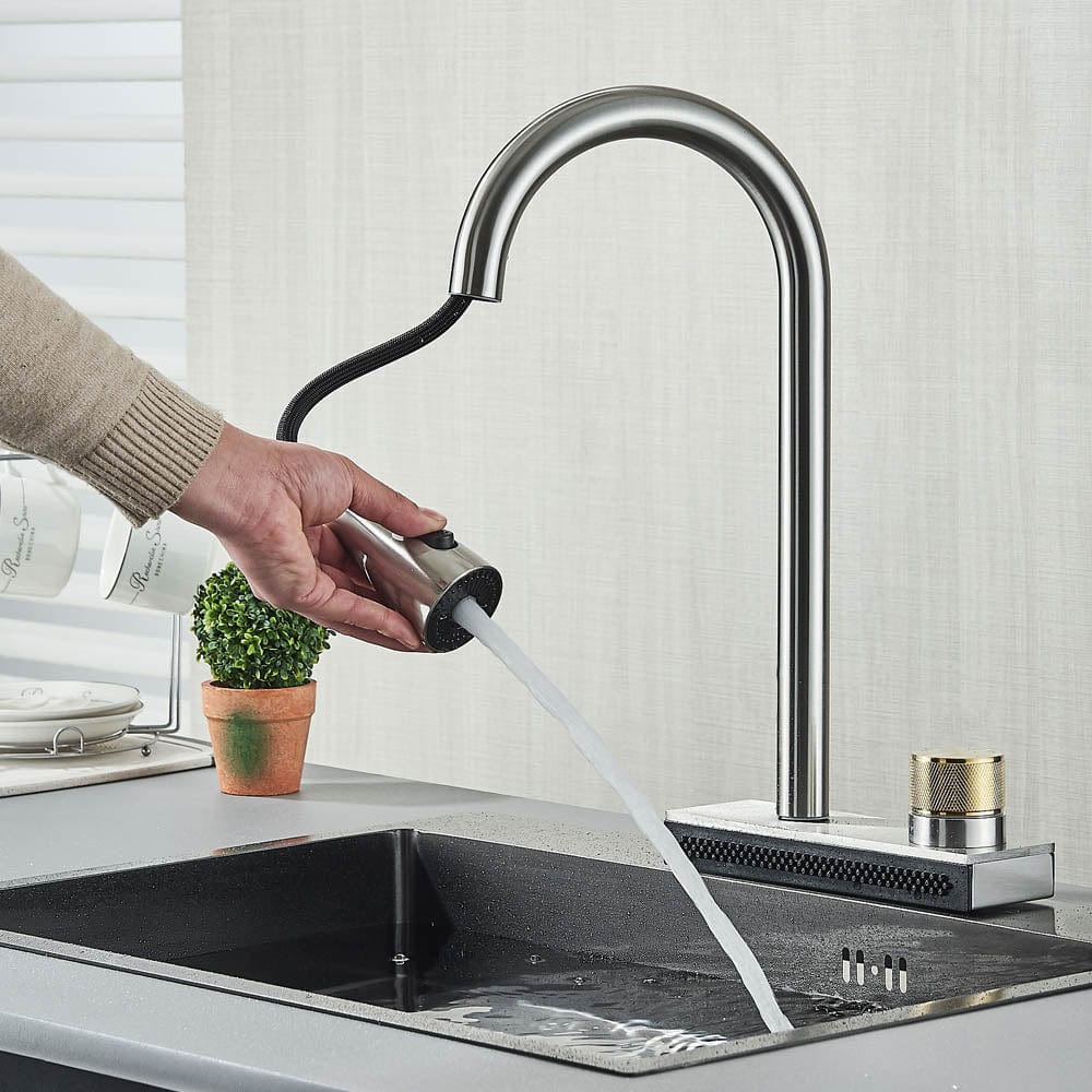 Baterie de bucătărie cu sistem de curgere tip cascadă