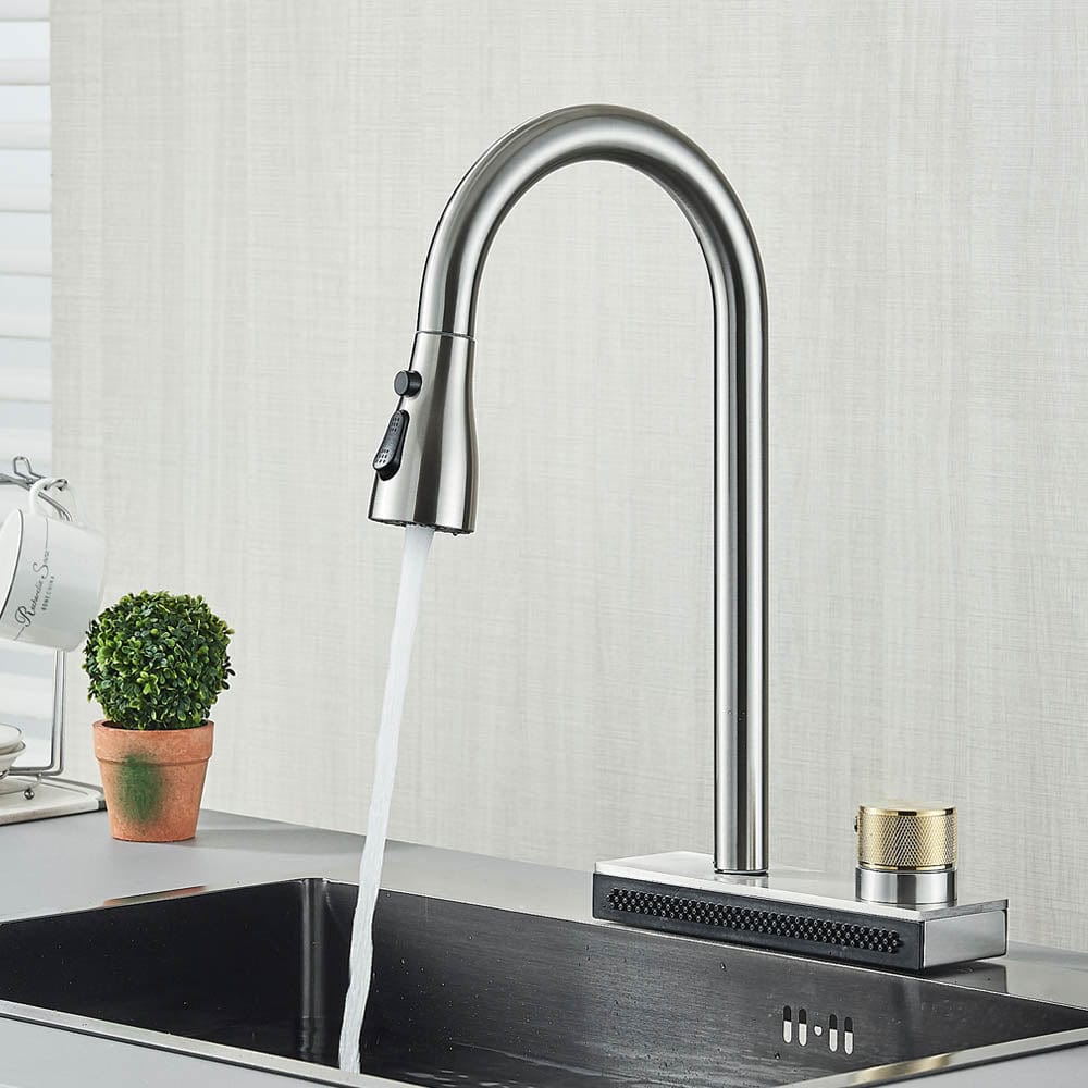 Baterie de bucătărie cu sistem de curgere tip cascadă