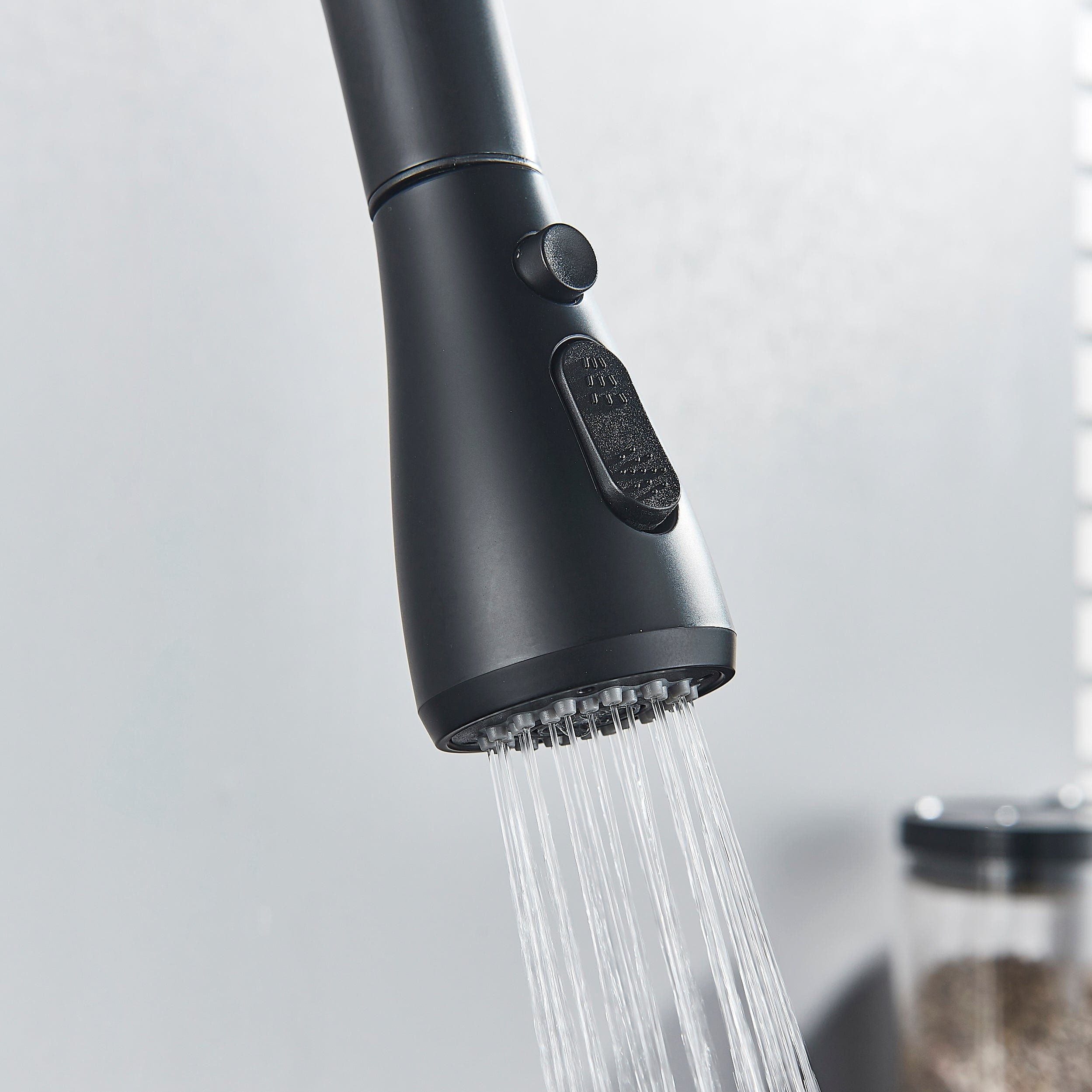 Baterie de bucatarie Kochen Matte, negru mat, cu 2 functii de curgere si dus extractibil