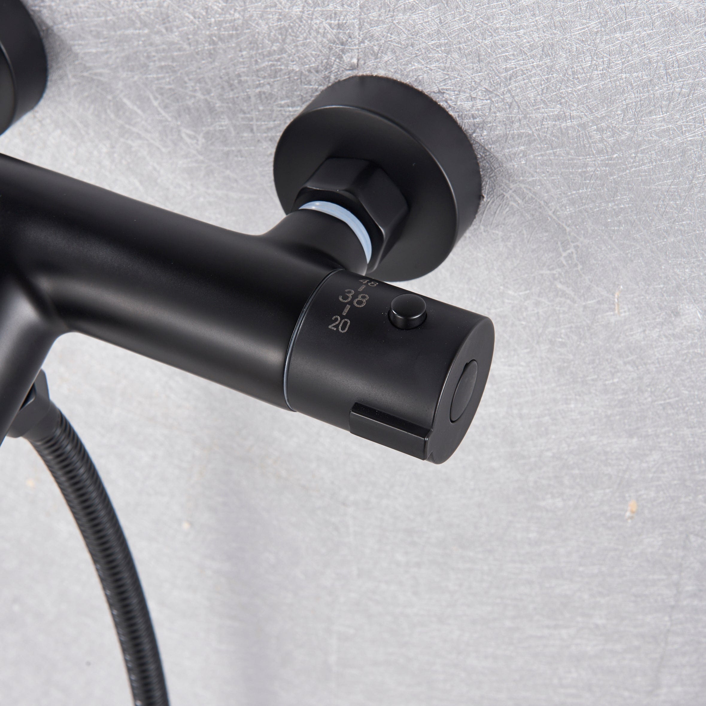 Baterie de cada cu termostat si dus de mana, finisaj negru mat