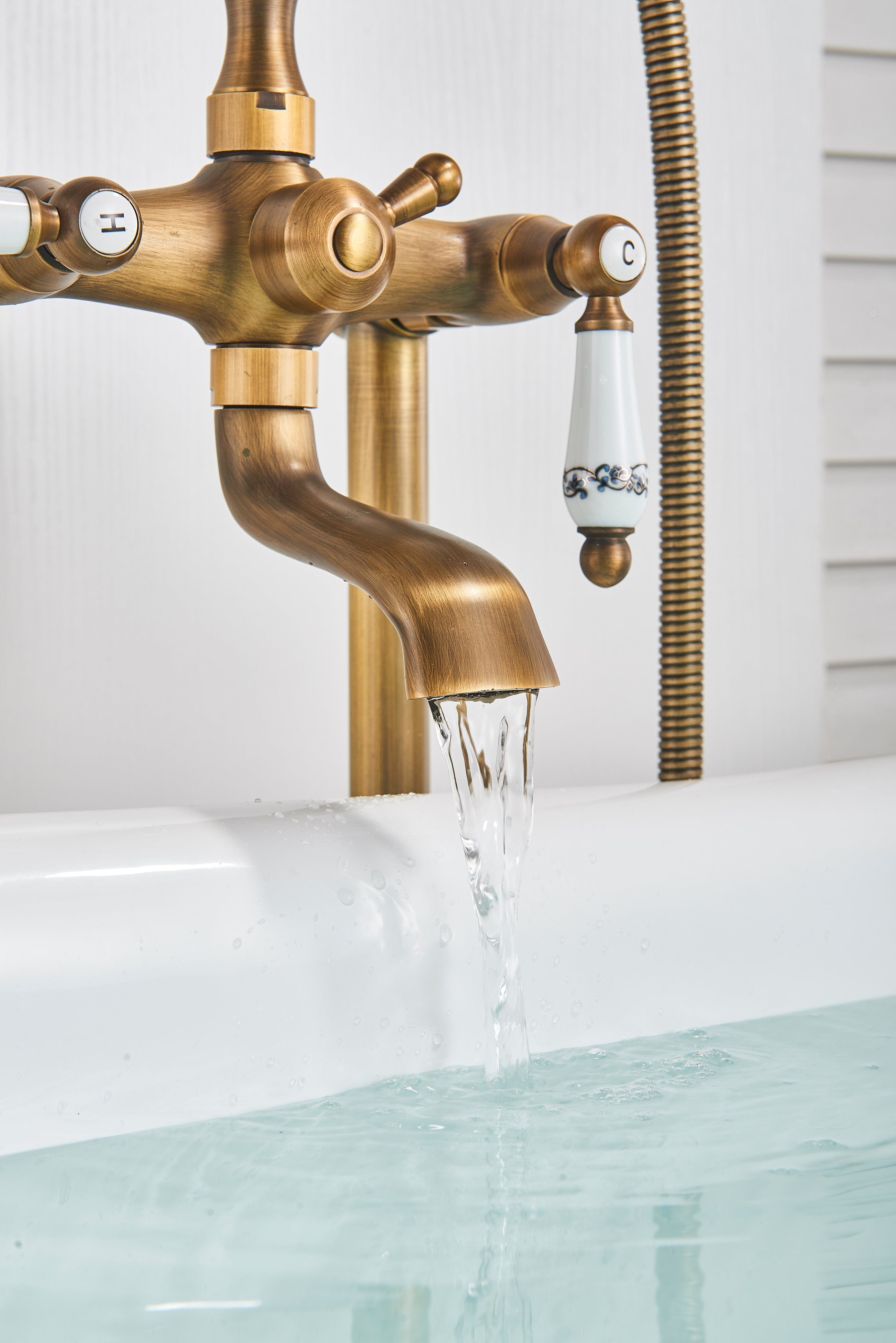 Baterie freestanding antichizata cu 2 functii de curgere