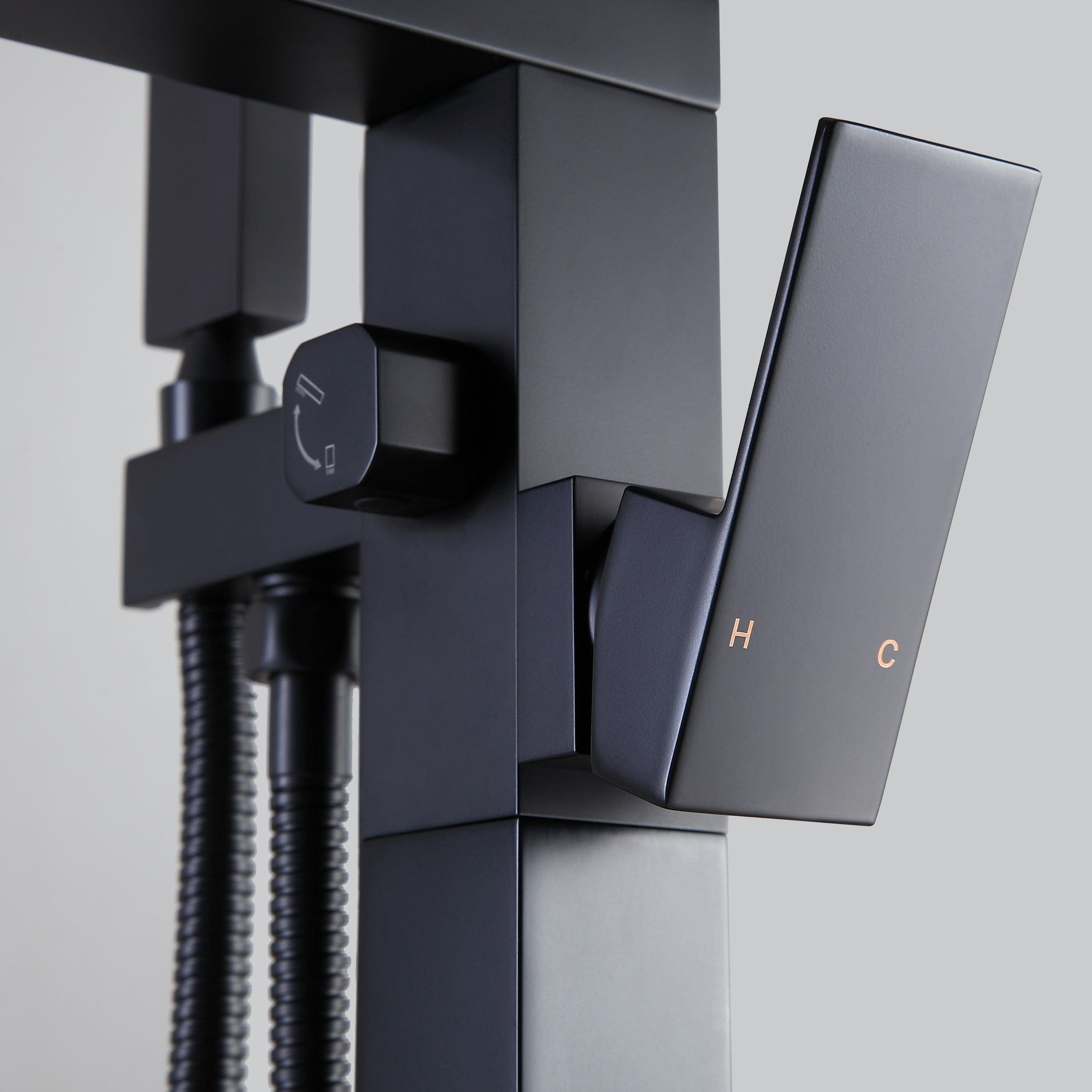 Baterie freestanding cu cadru patrat, finisaj negru mat