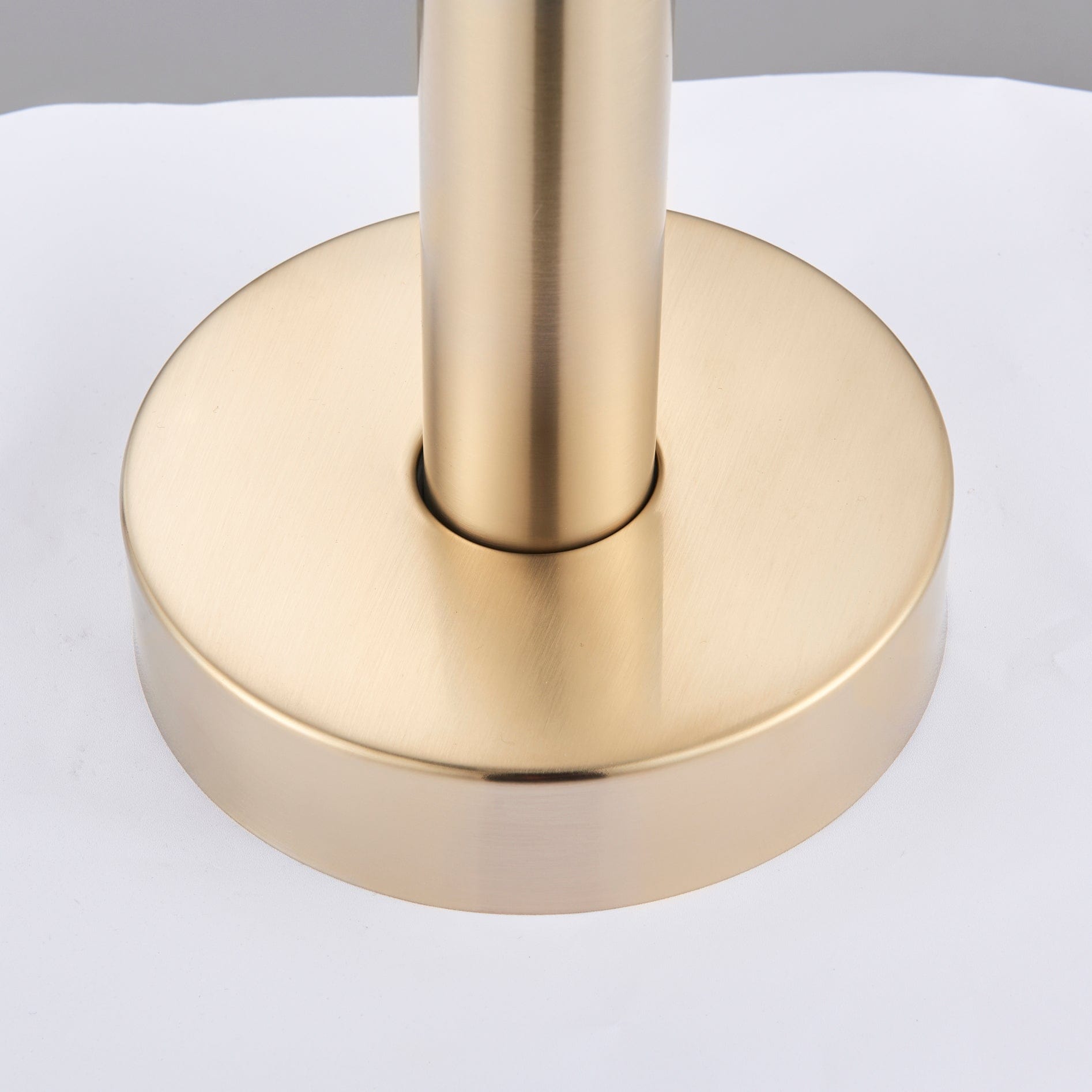 Baterie freestanding cu cadru rotund si rotire 360 grade, auriu nichelat