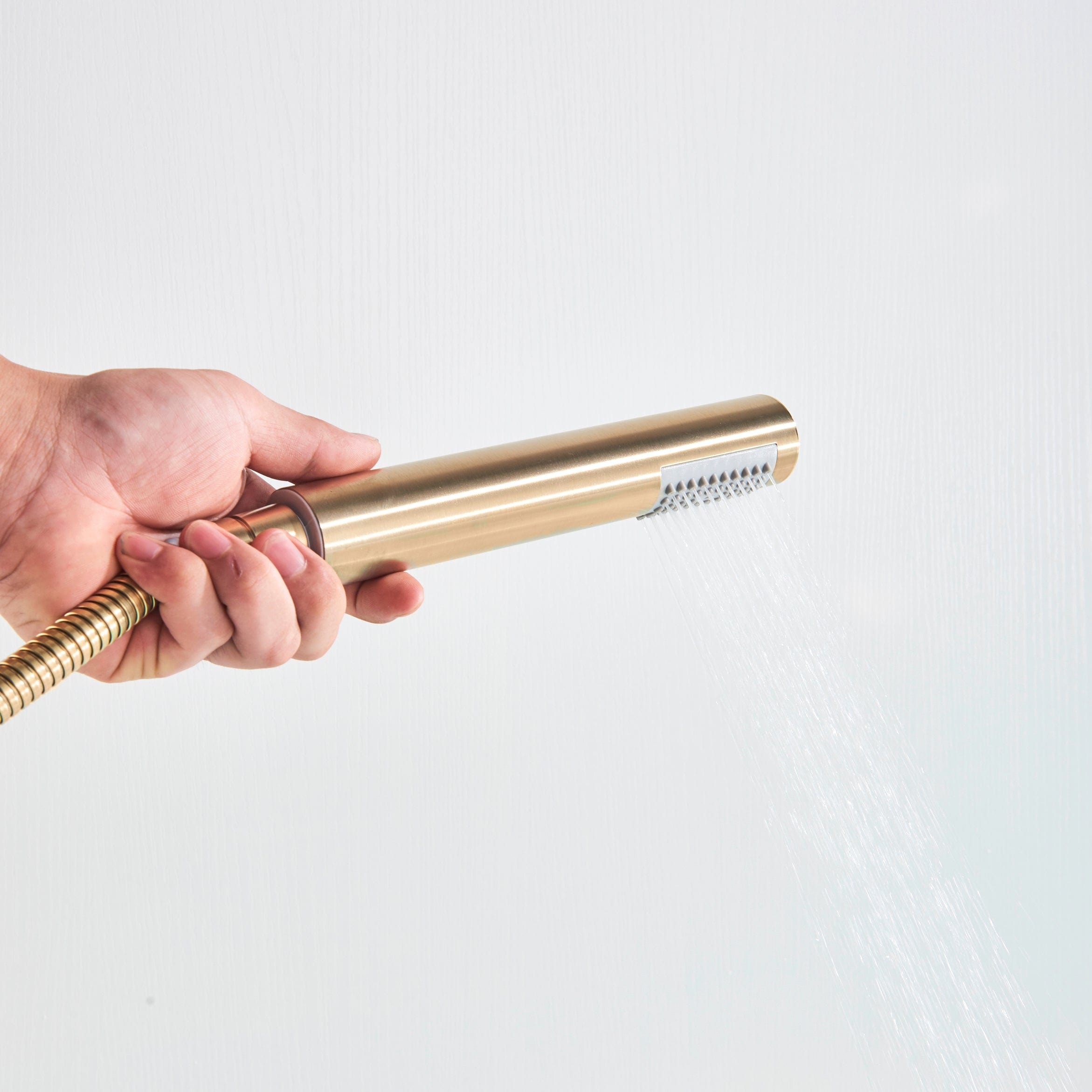 Baterie freestanding cu cadru rotund si rotire 360 grade, auriu nichelat