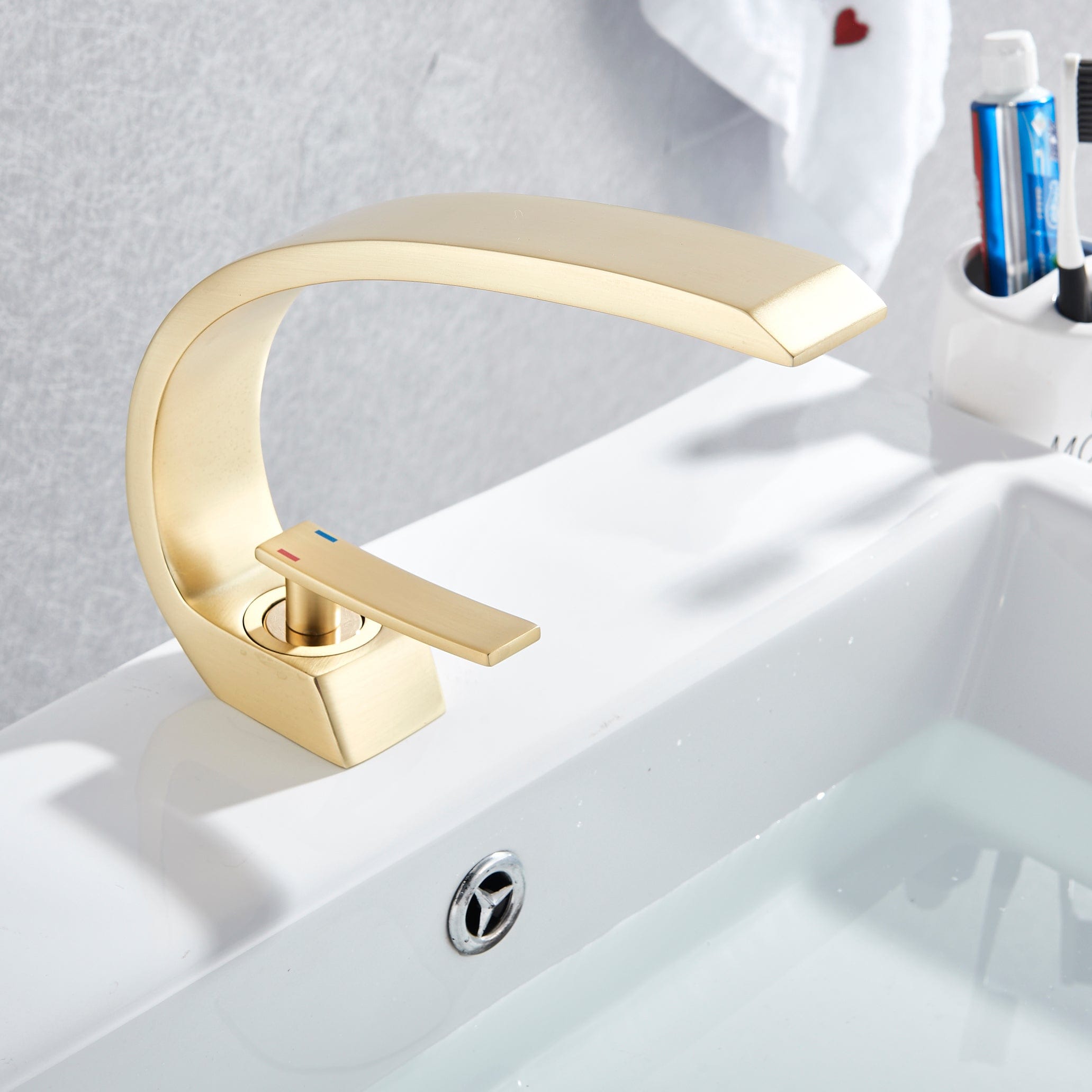 Baterie lavoar baie, auriu nichelat, curbata in forma de C