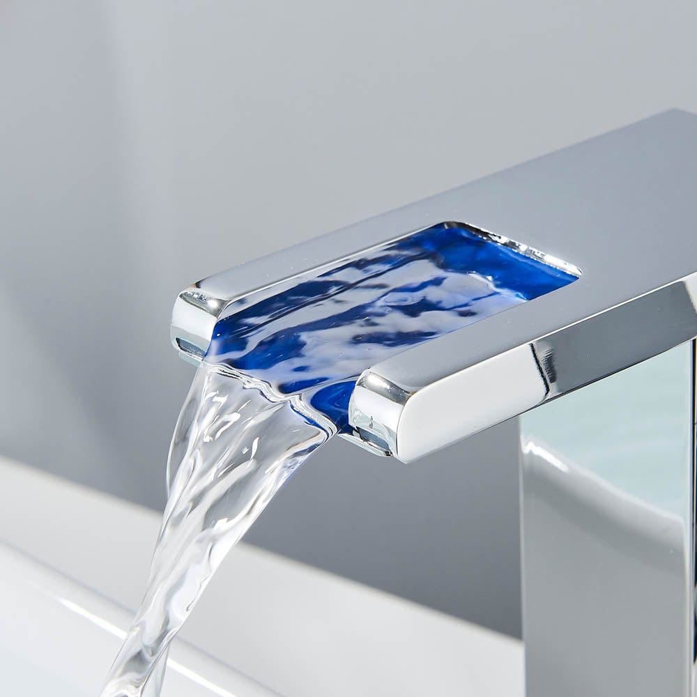 Baterie lavoar cu led, tip cascada, argintiu