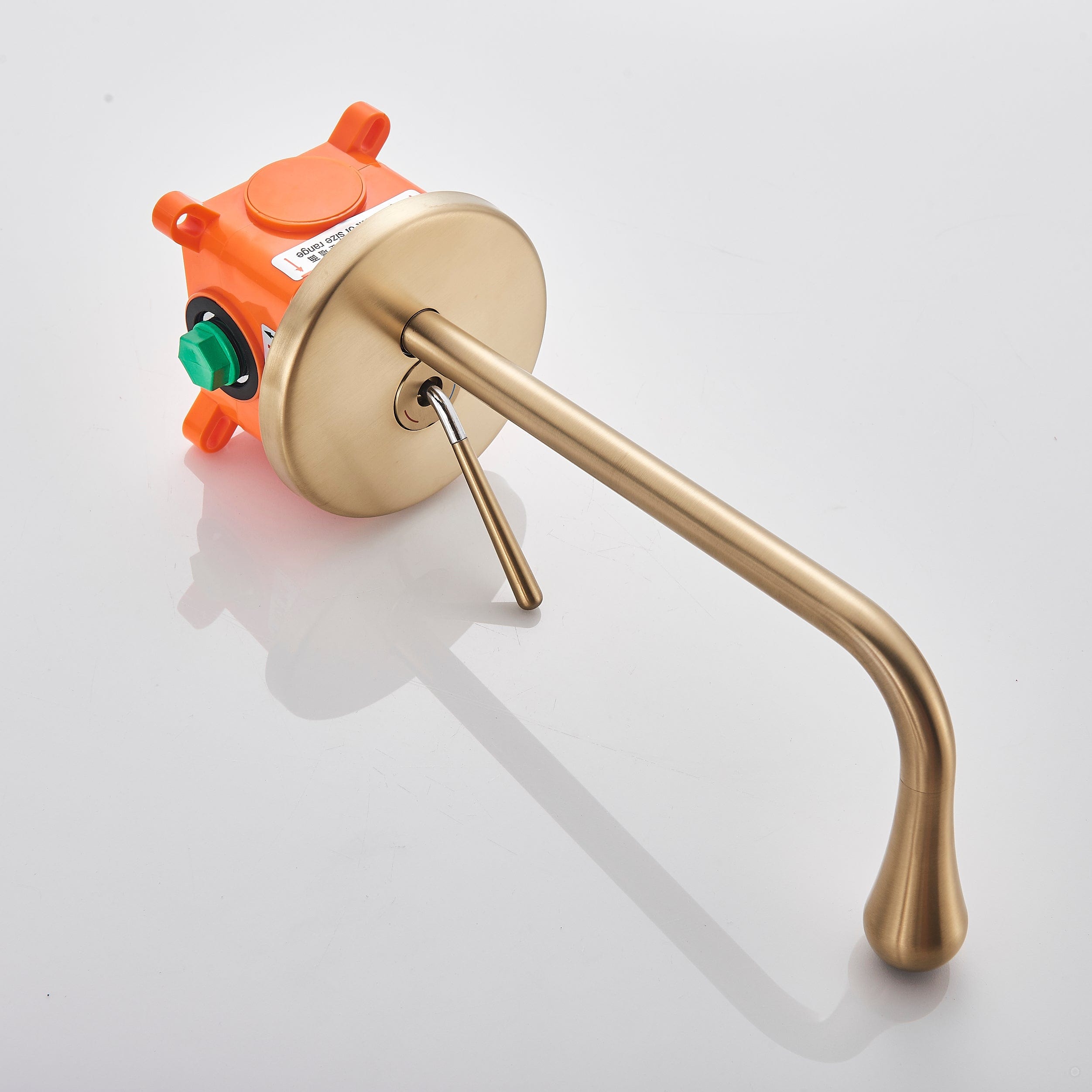 Baterie lavoar cu montare in perete, auriu nichelat