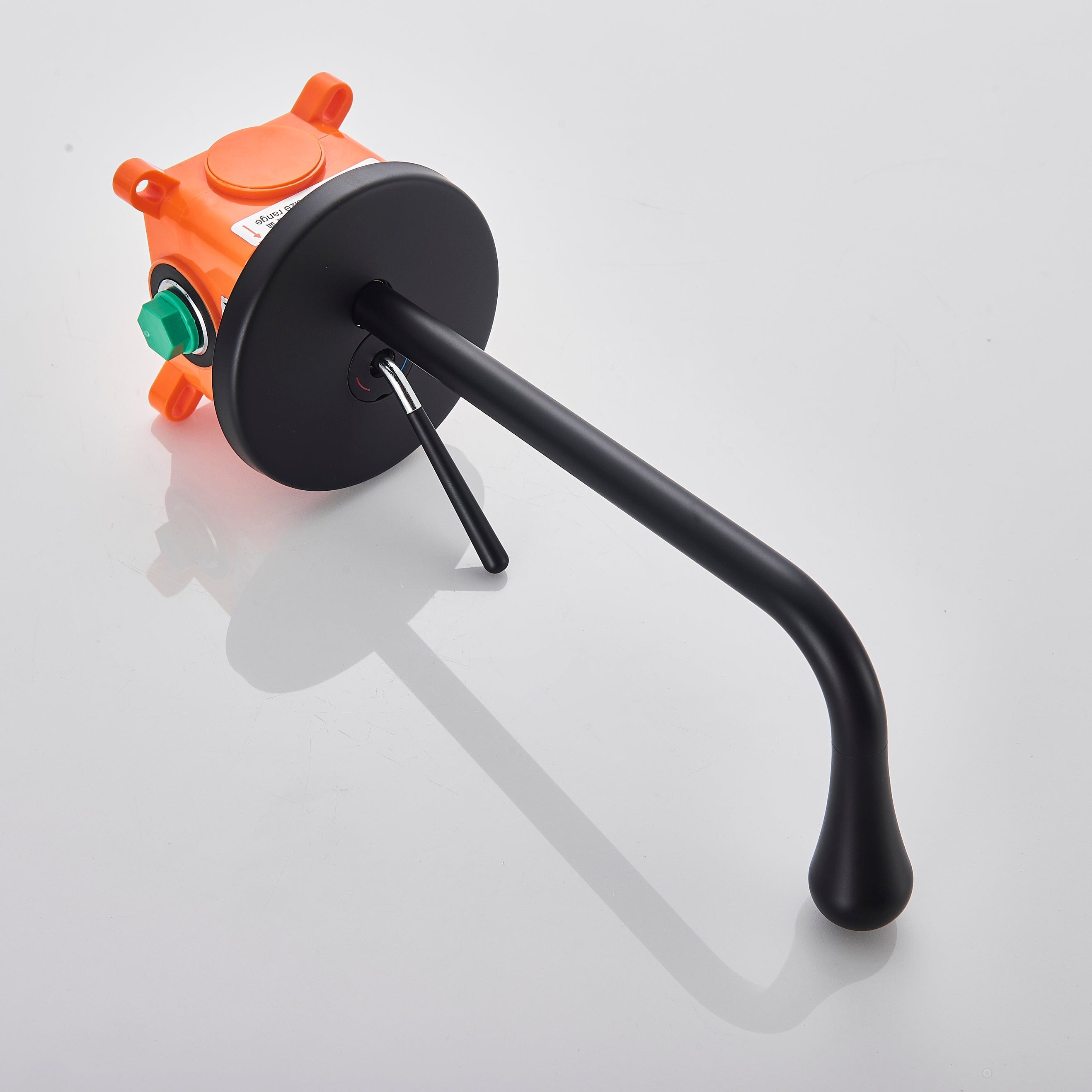 Baterie lavoar cu montare in perete, negru mat