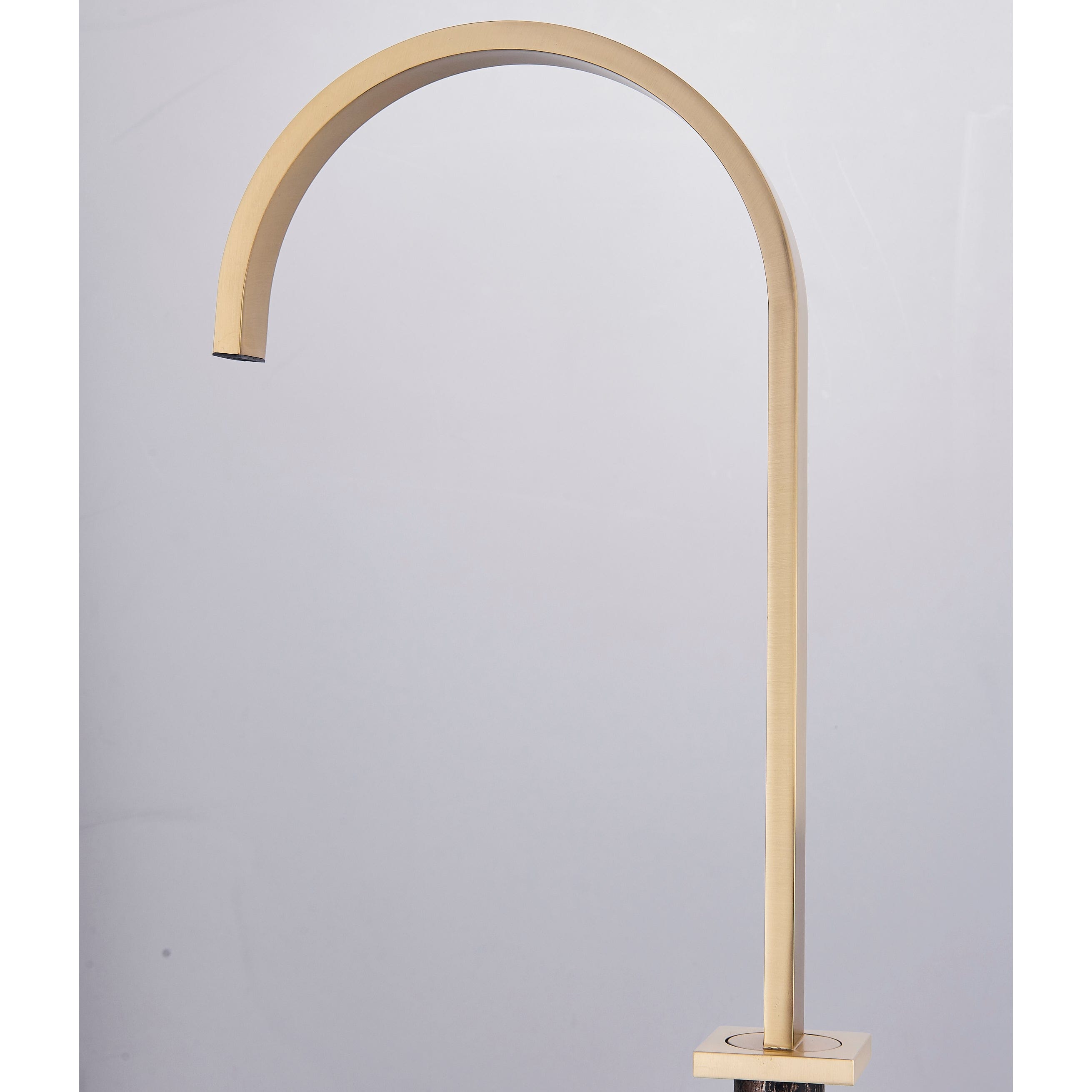 Baterie lavoar cu montare pe blat, cu monocomanda, auriu nichelat