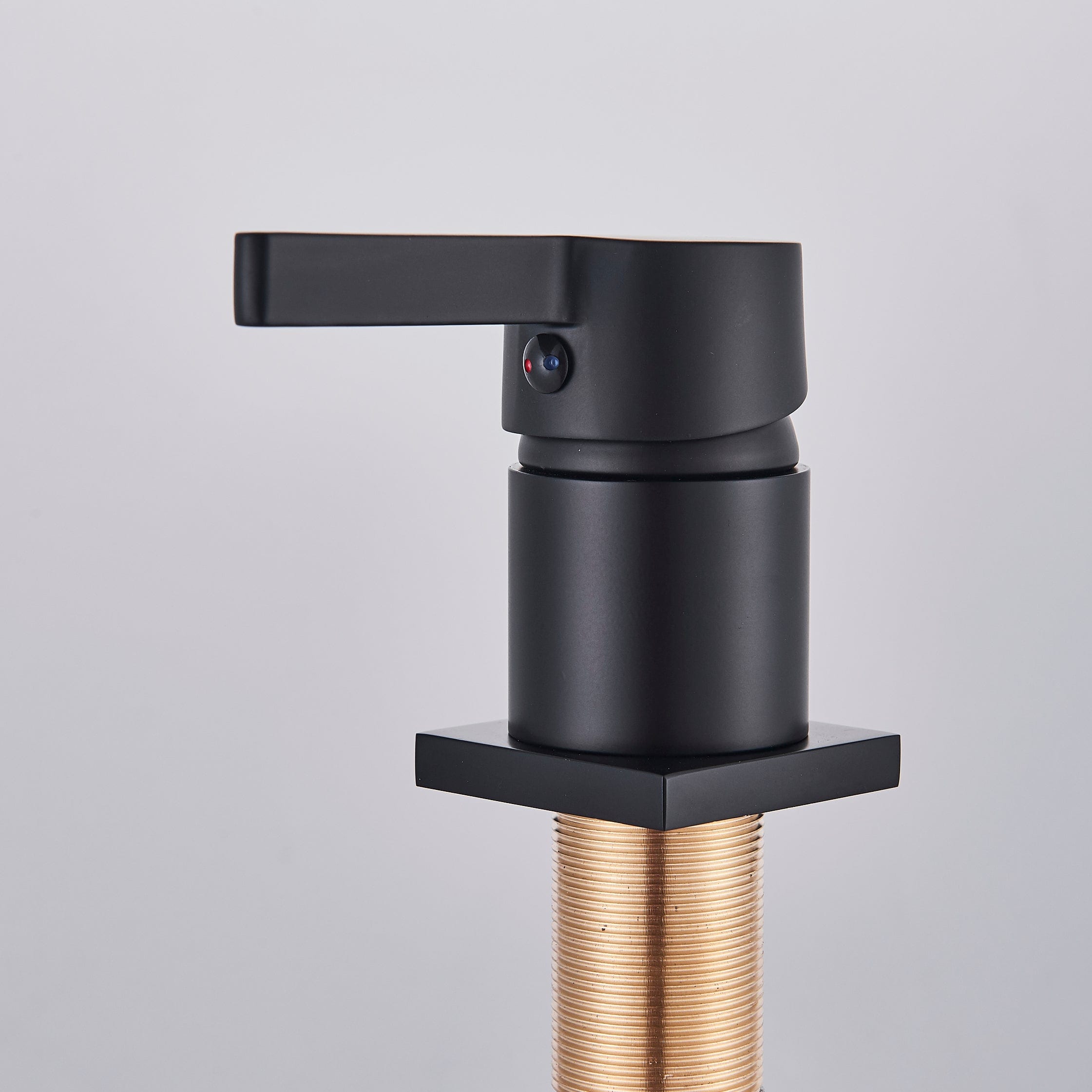 Baterie lavoar cu montare pe blat, cu monocomanda, negru mat