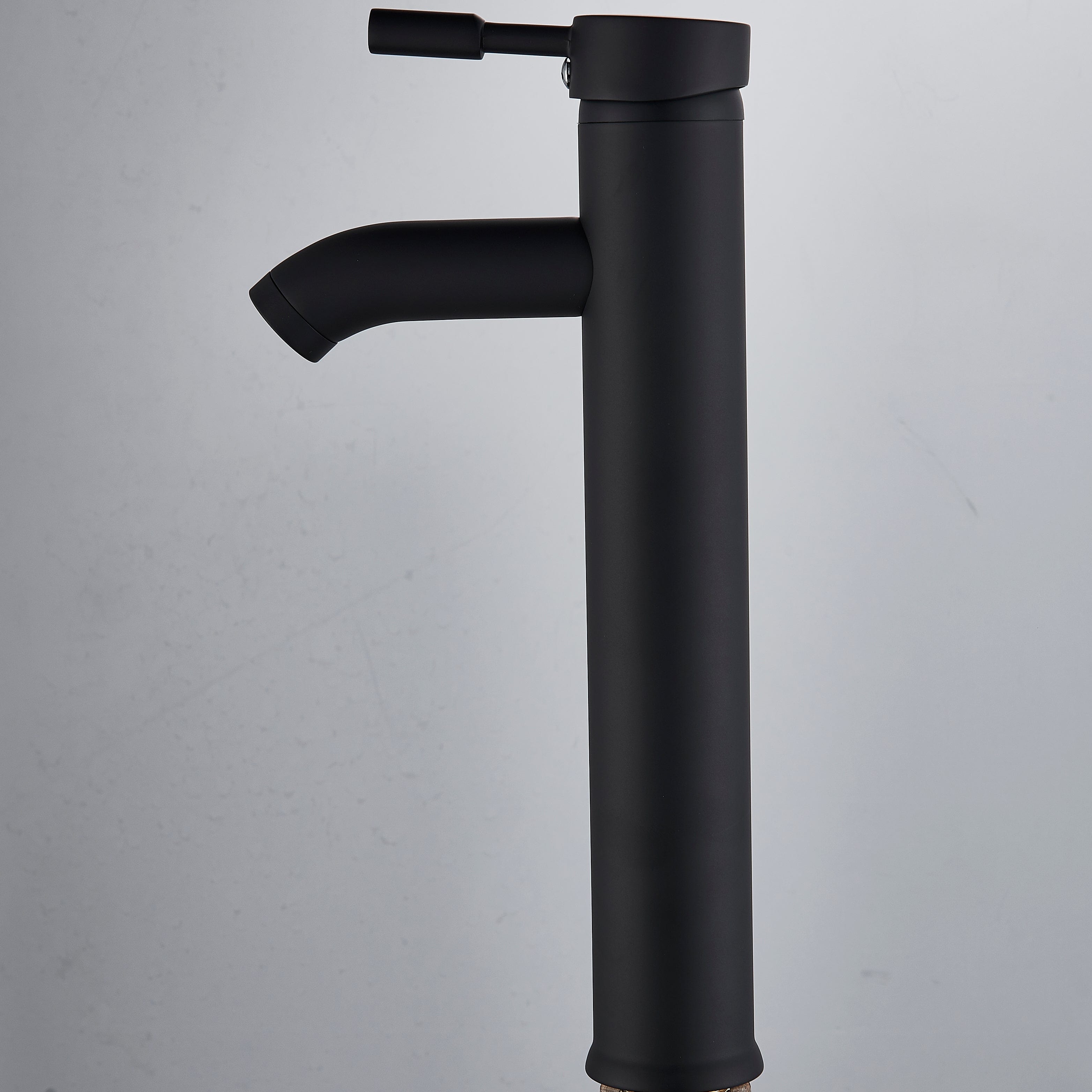 Baterie lavoar cu montare pe blat, cu un singur maner si orificiu, negru mat