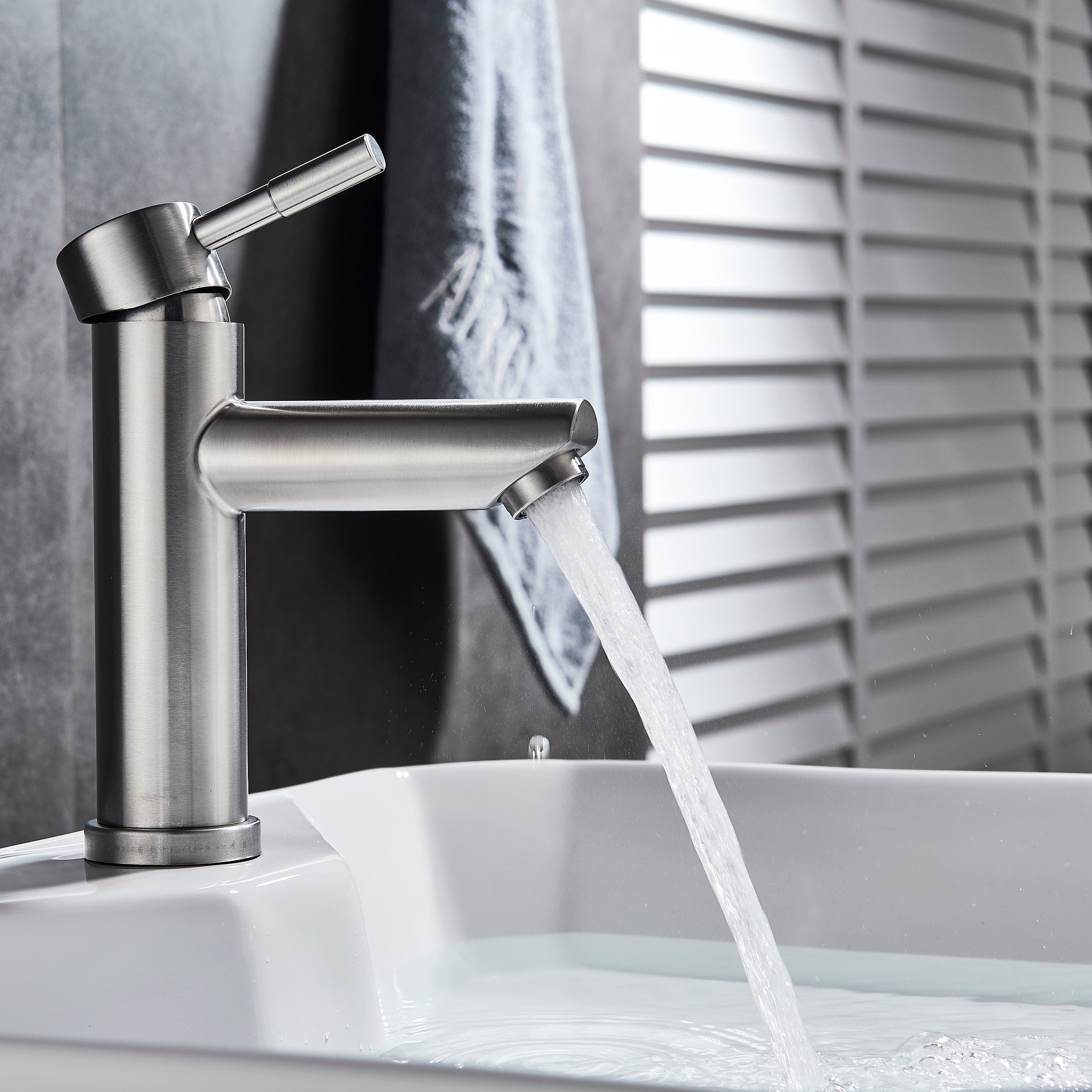 Baterie lavoar cu montare pe chiuveta, argintiu nichelat