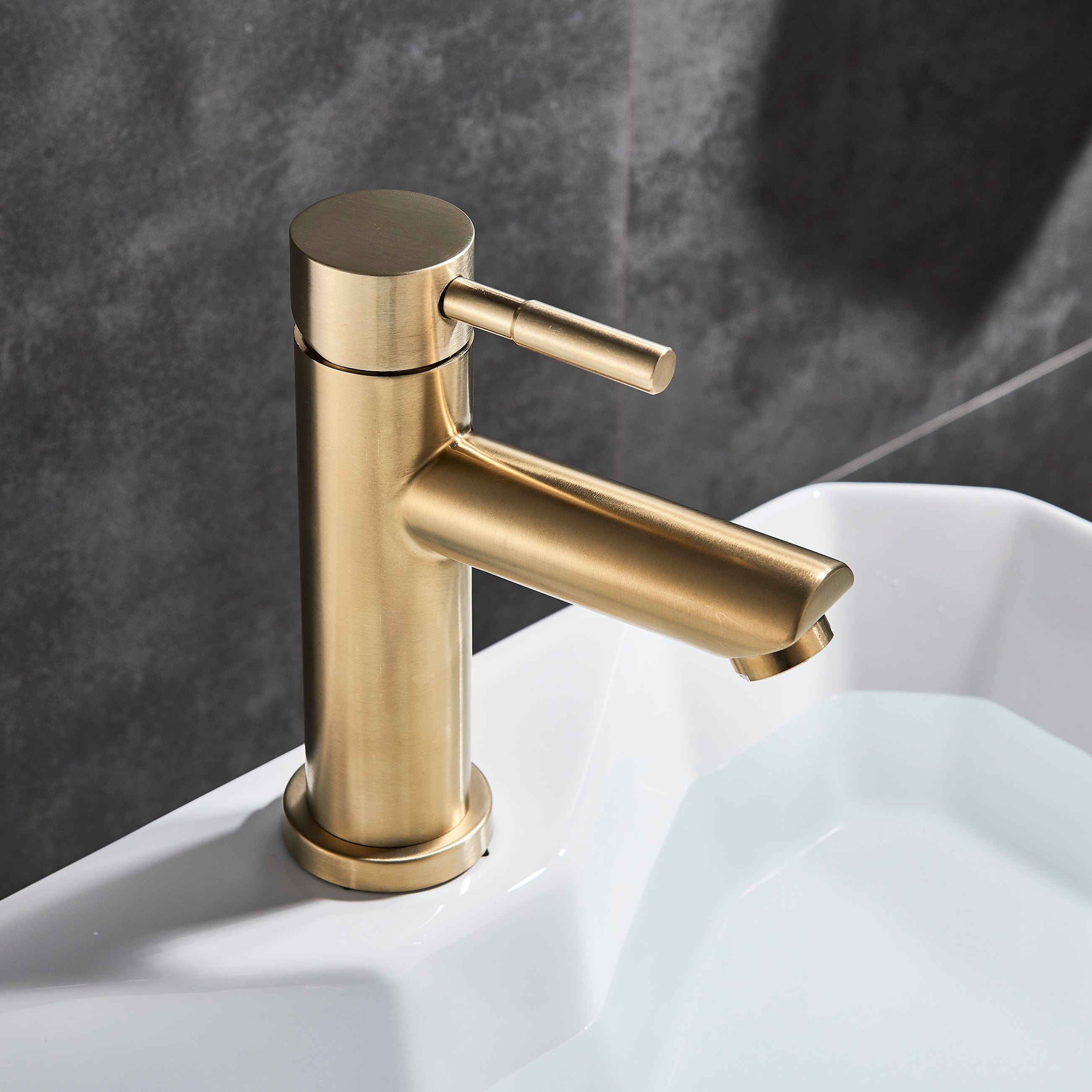 Baterie lavoar cu montare pe chiuveta, auriu nichelat