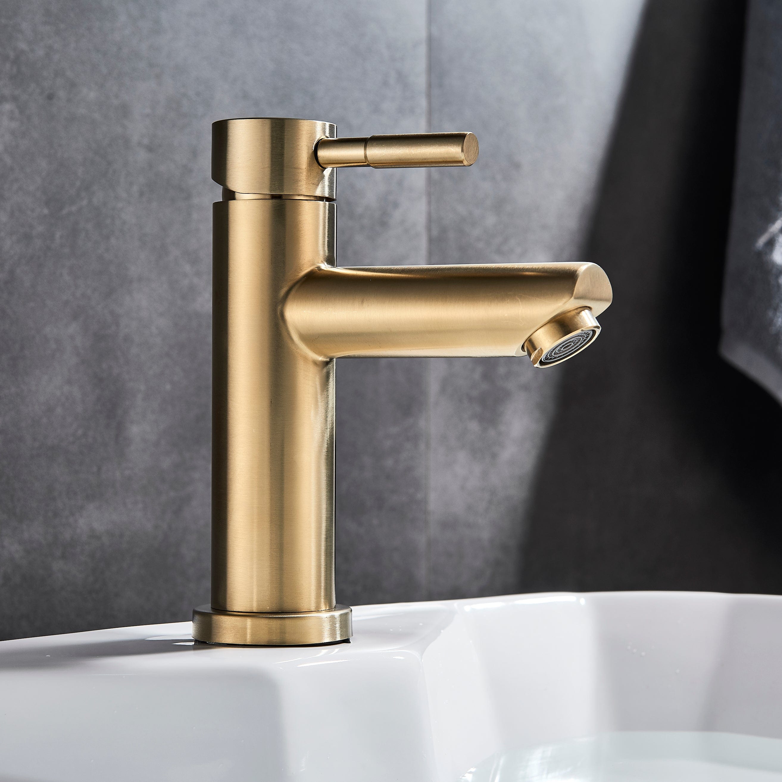 Baterie lavoar cu montare pe chiuveta, auriu nichelat