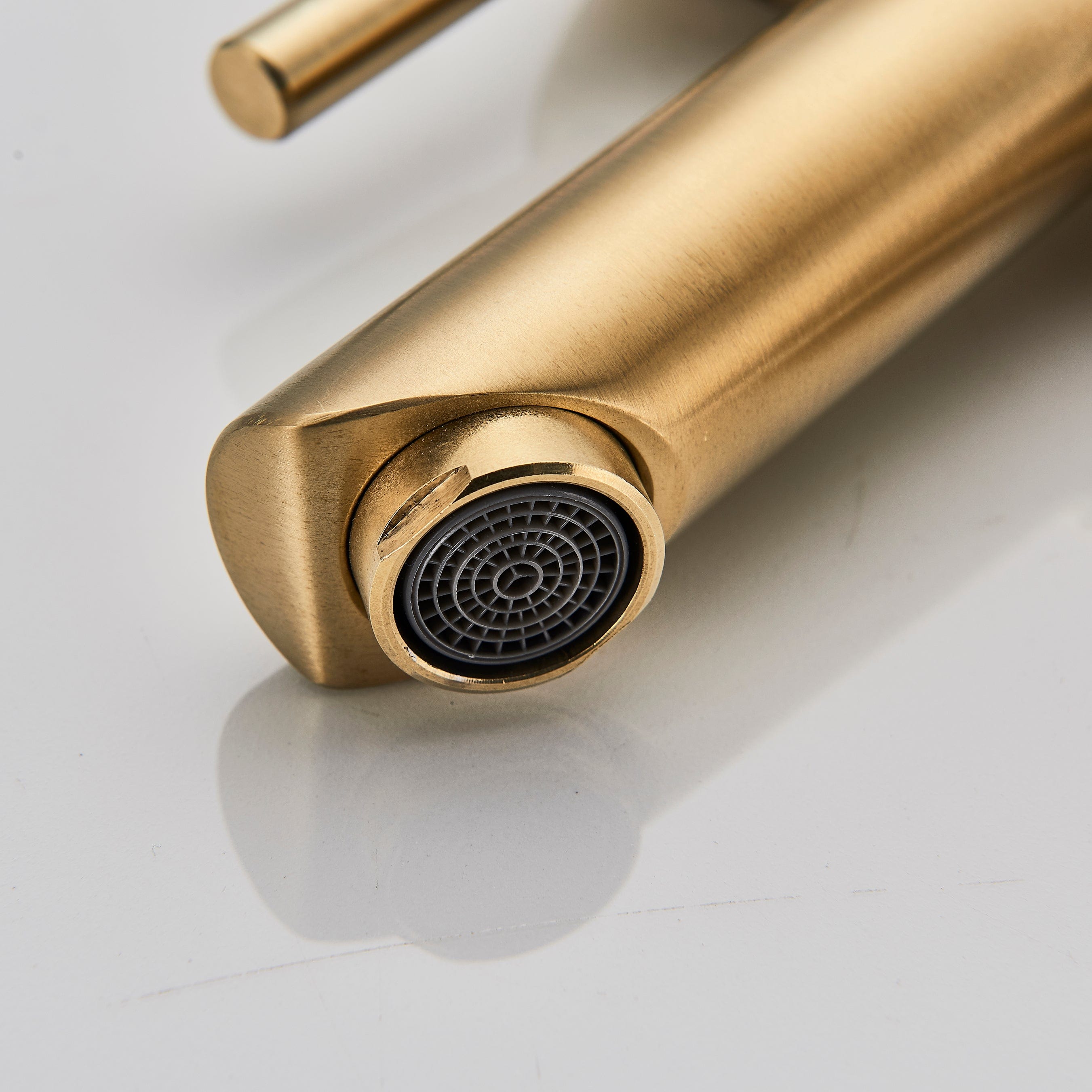 Baterie lavoar cu montare pe chiuveta, auriu nichelat