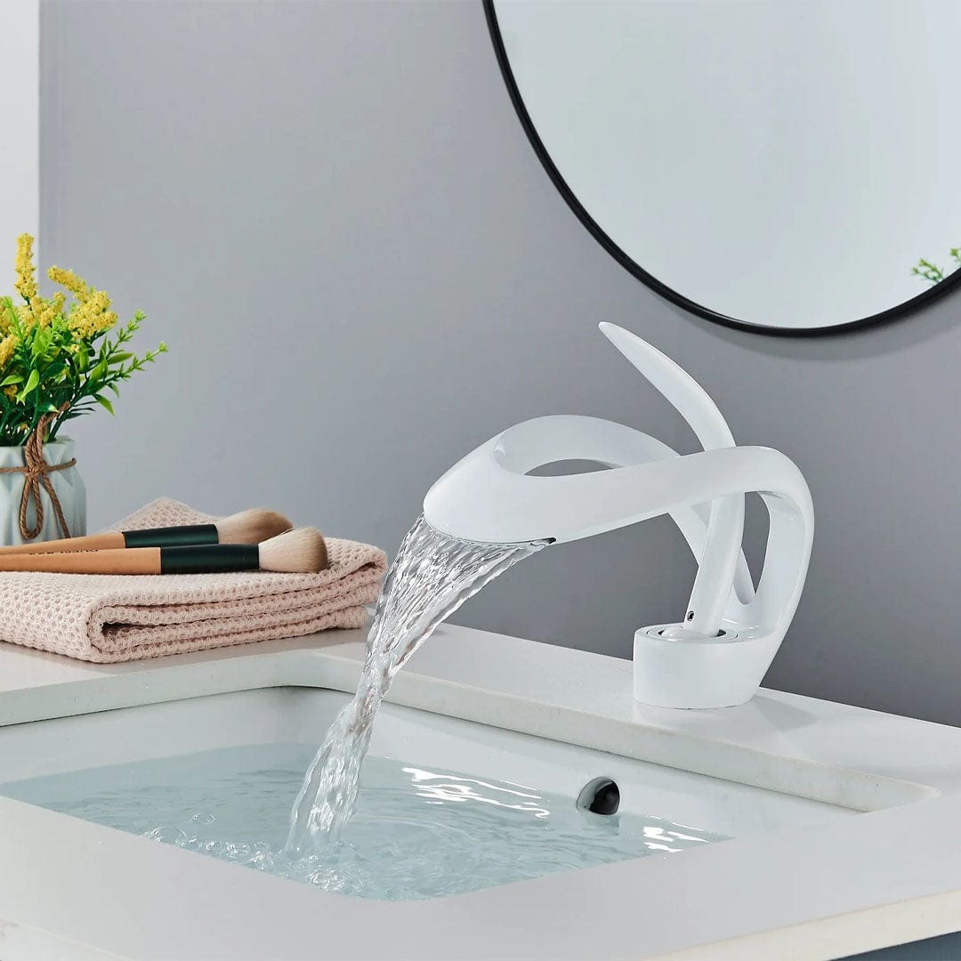 Baterie lavoar cu un singur maner si orificiu, tip cascada, alb