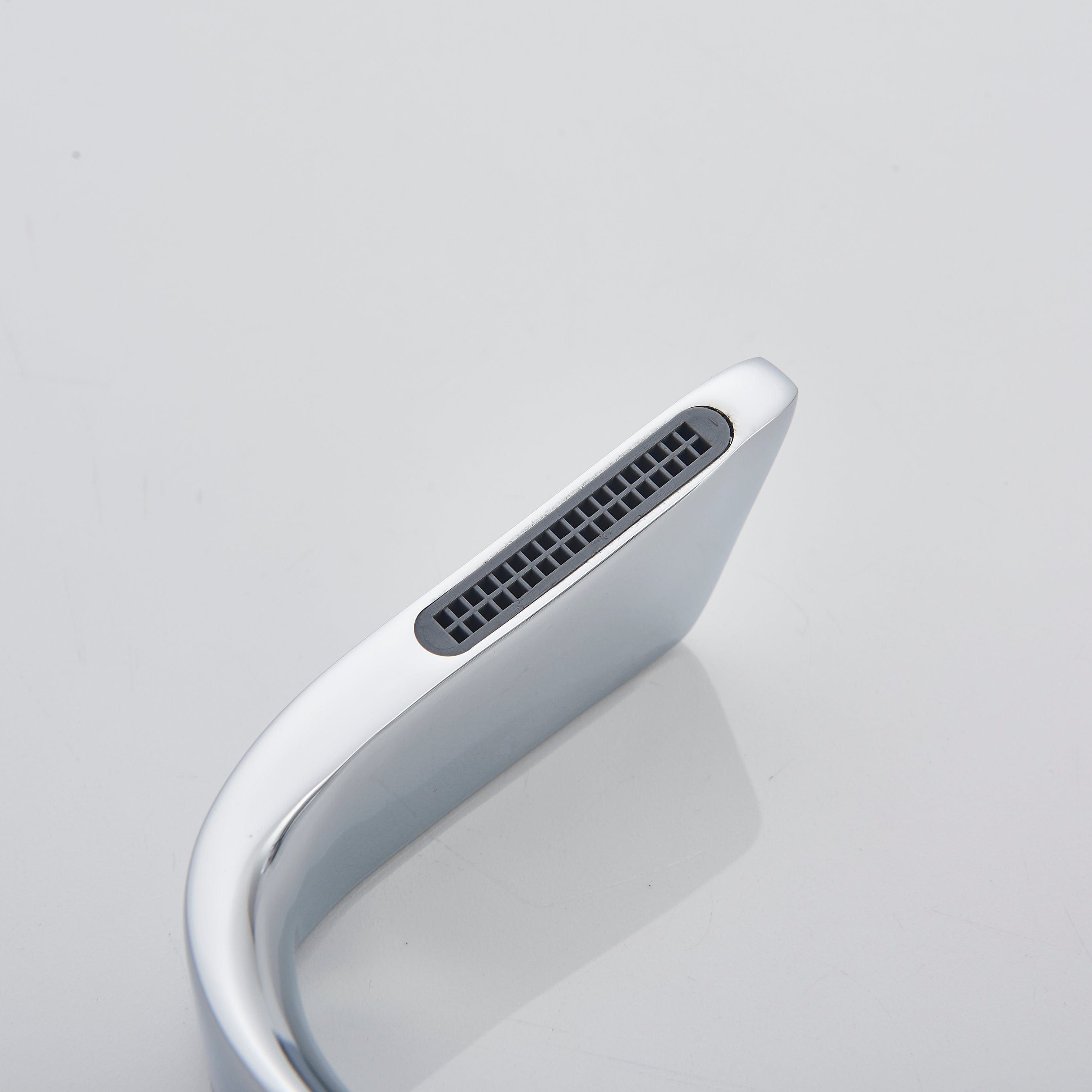 Baterie lavoar cu un singur maner si orificiu, tip cascada, argintiu lucios