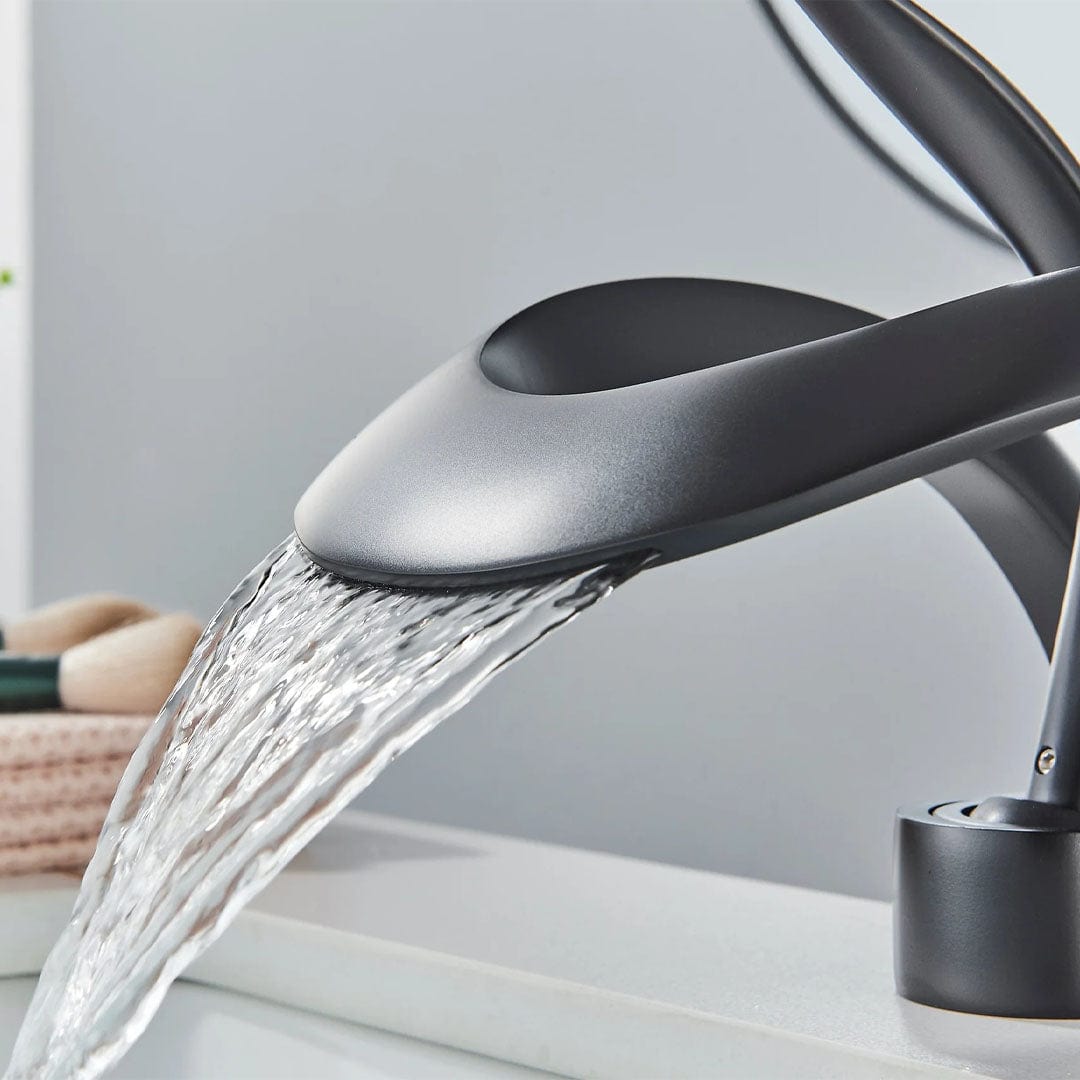 Baterie lavoar cu un singur maner si orificiu, tip cascada, negru mat