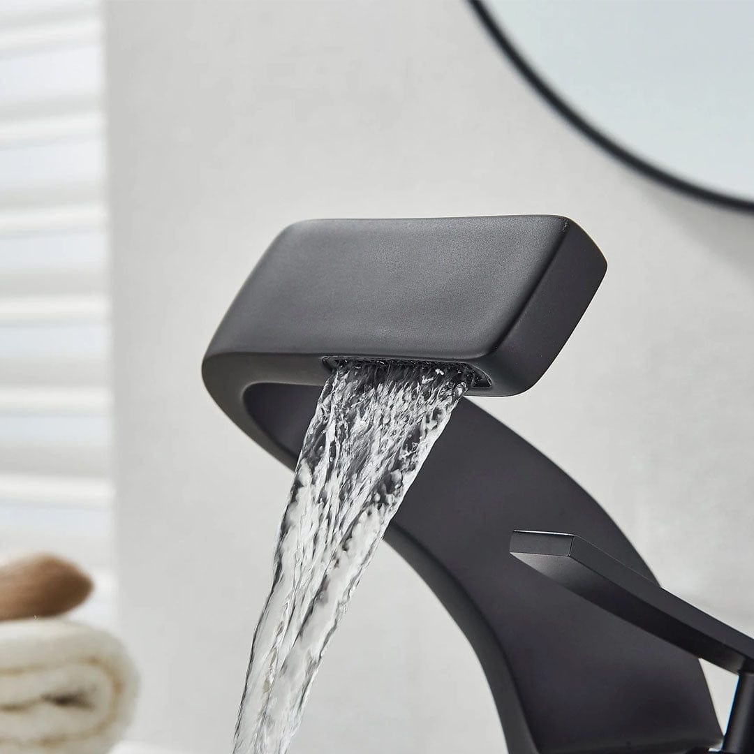Baterie lavoar, curgere tip cascada, negru mat