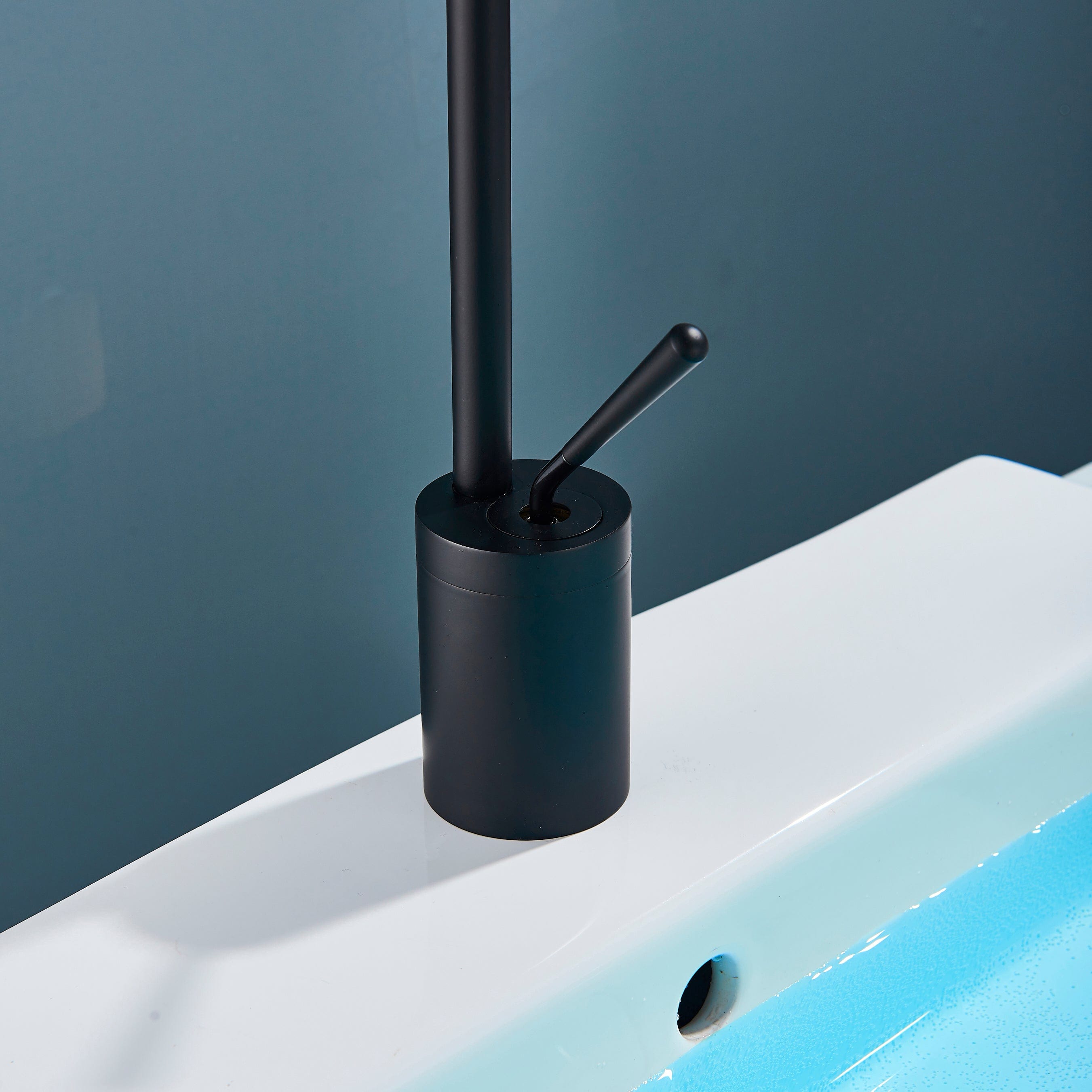 Baterie lavoar inalta Lebend, neagra, cu montare pe chiuveta