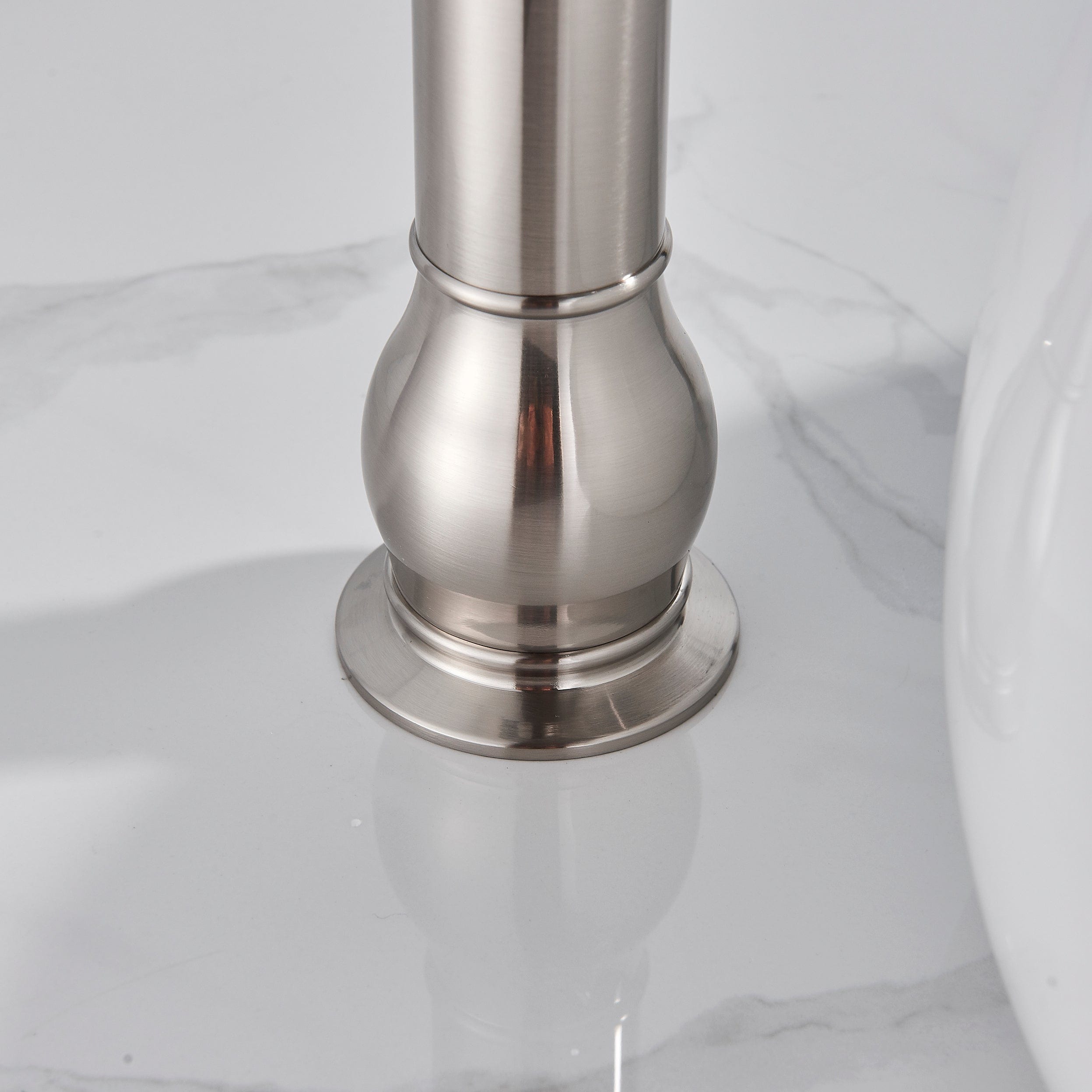 Baterie lavoar retro Groben Nose, montare pe blat, pipa flexibila 360 de grade, argintiu cromat