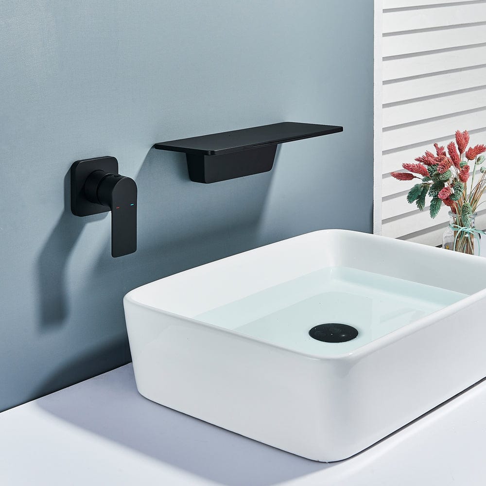 Baterie lavoar Waterfall, negru mat, cu montare in perete, tip cascada