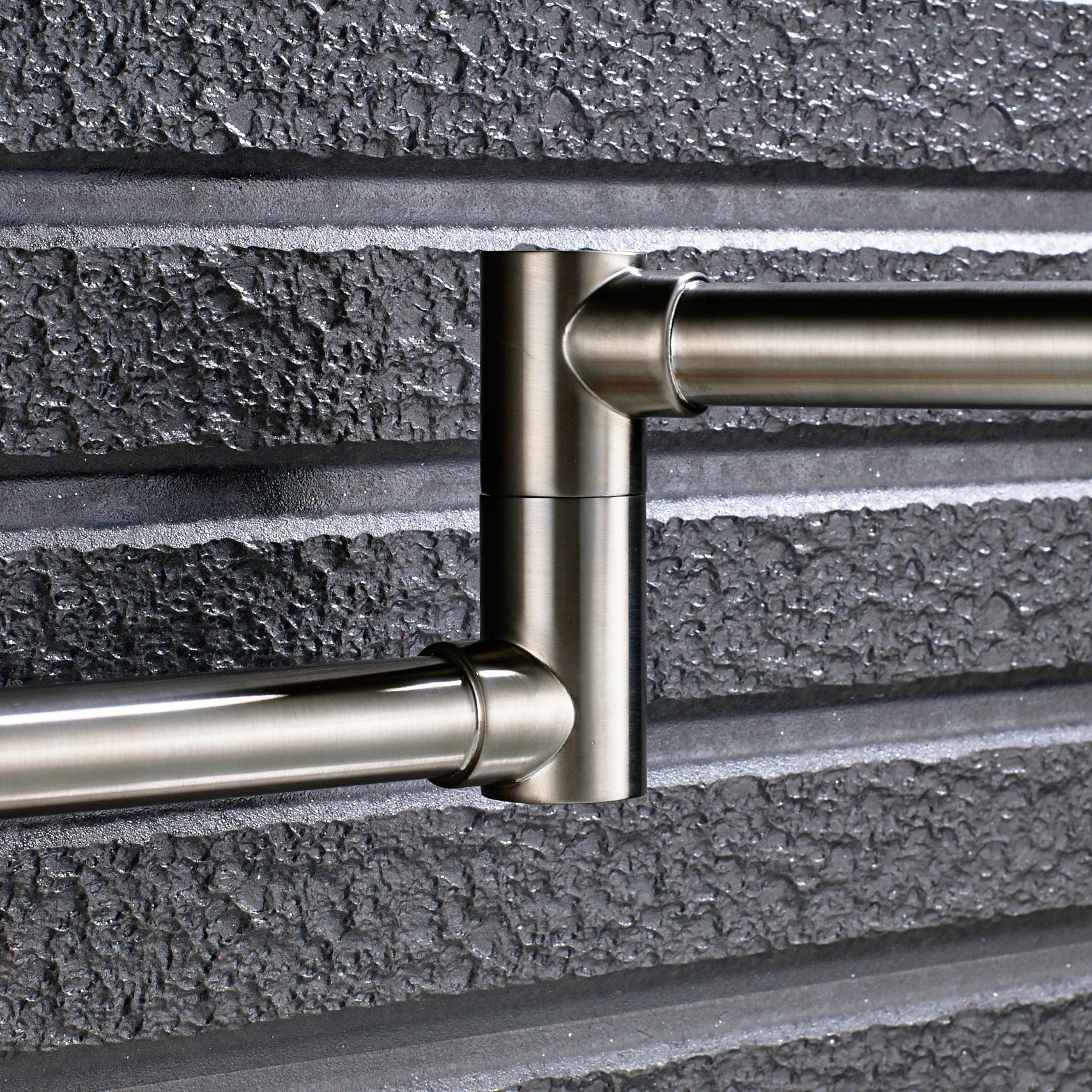 Baterie pentru aragaz din otel masiv, cu montare pe perete si cu brat pliabil, arginitiu nichelat (semilucios)