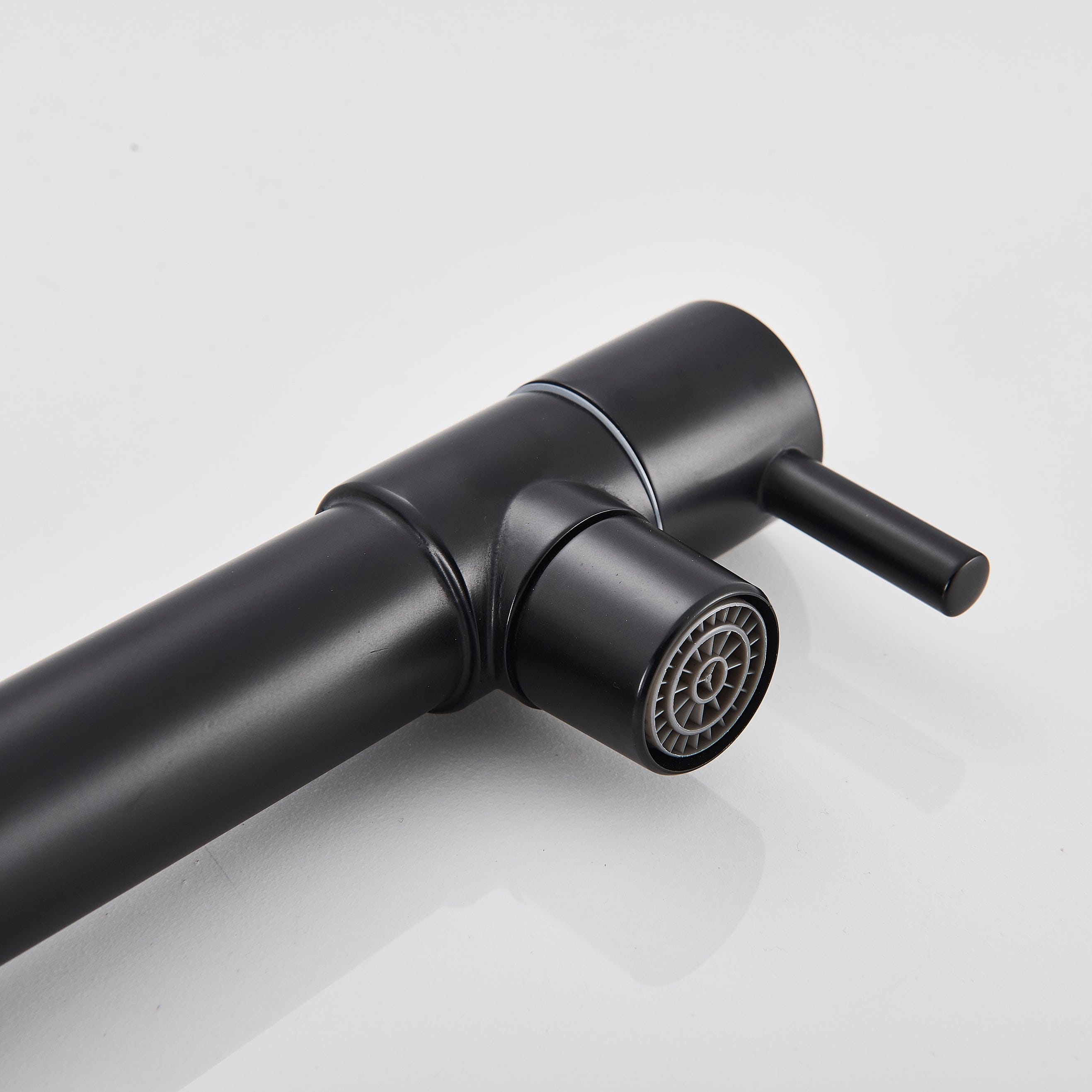 Baterie profesionala cu dus detasabil si 2 functii de curgere a apei, negru mat