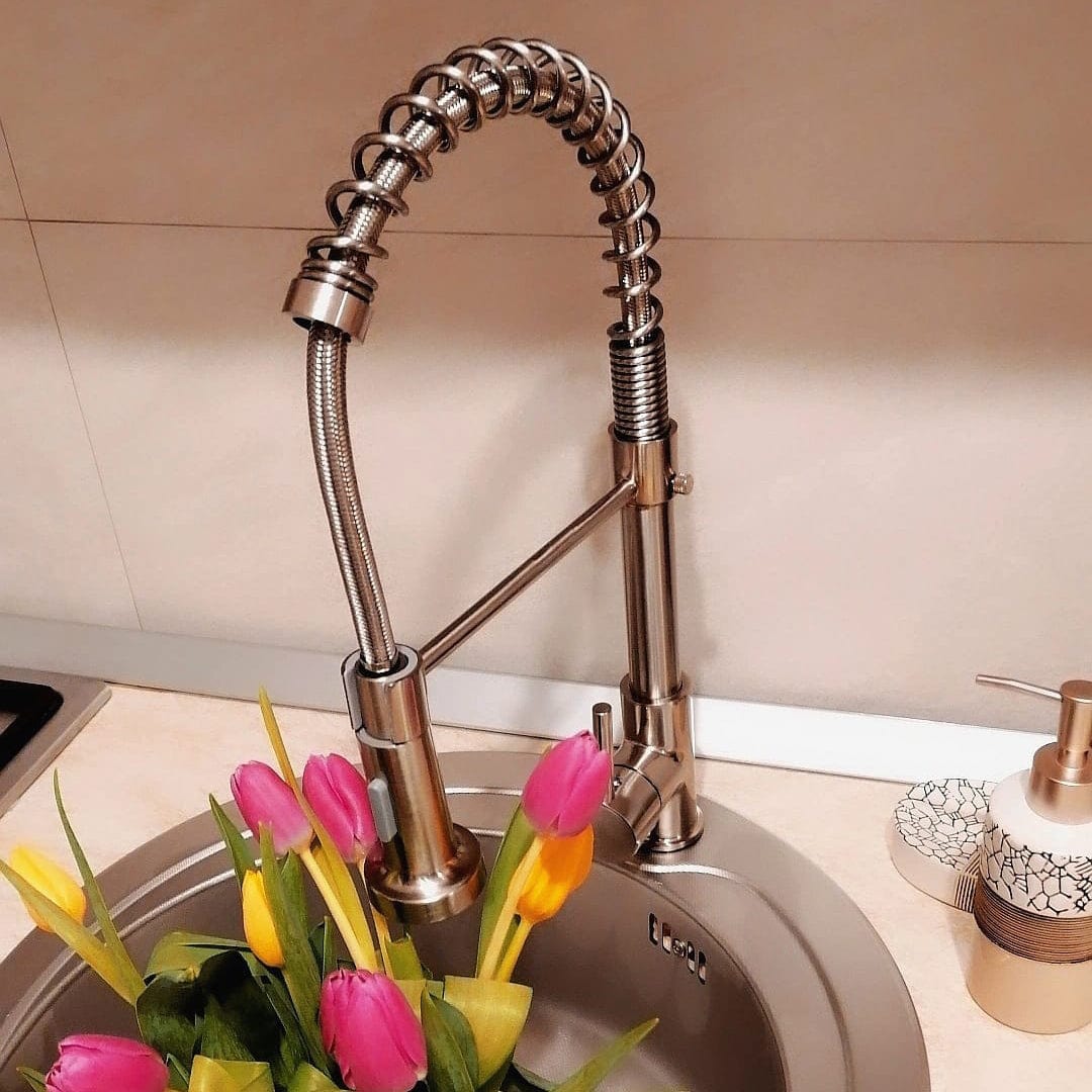 Baterie profesionala, cu dus flexibil, 2 functii de curgere a apei