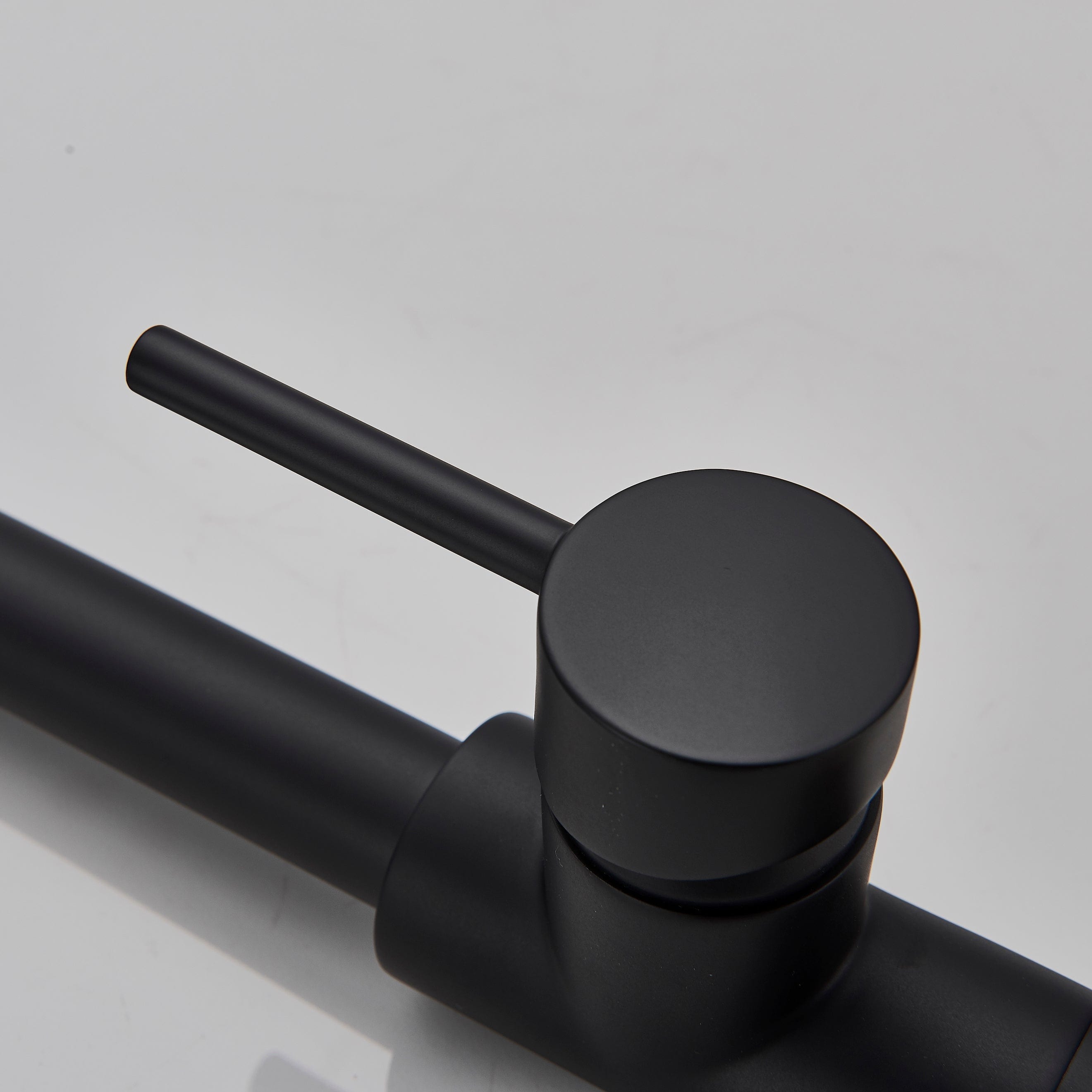 Baterie profesionala de bucatarie, cu dus flexibil, 2 functii de curgere, negru mat