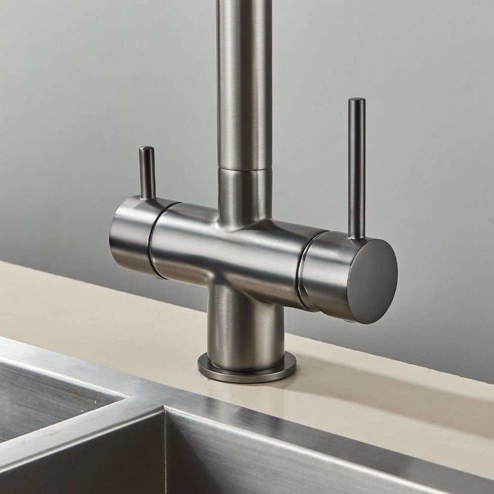 Baterie profesionala de bucatarie, cu dus flexibil, pipa pentru apa filtrata, argintiu/negru